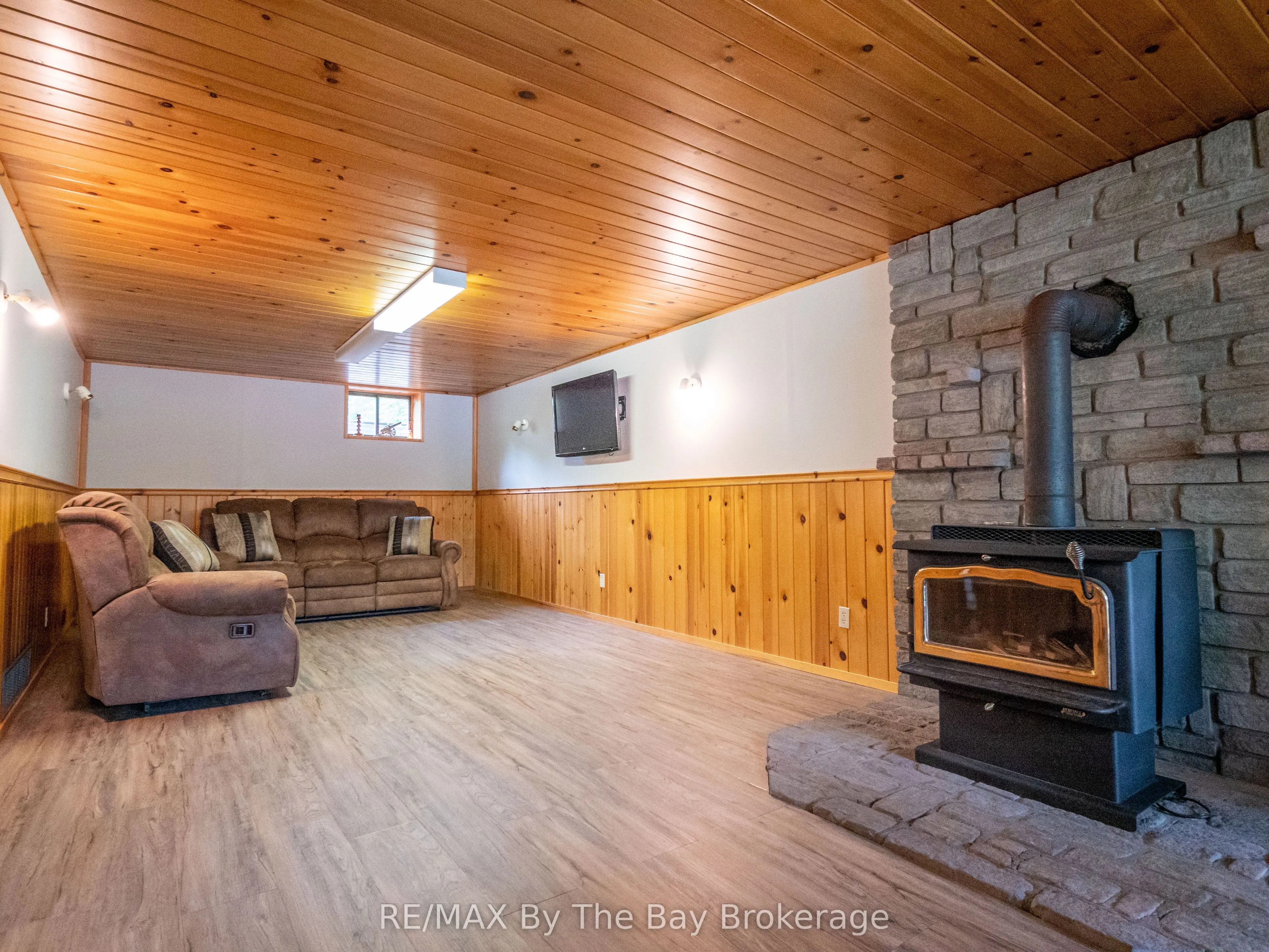 4018 Island 980 / Deer Island