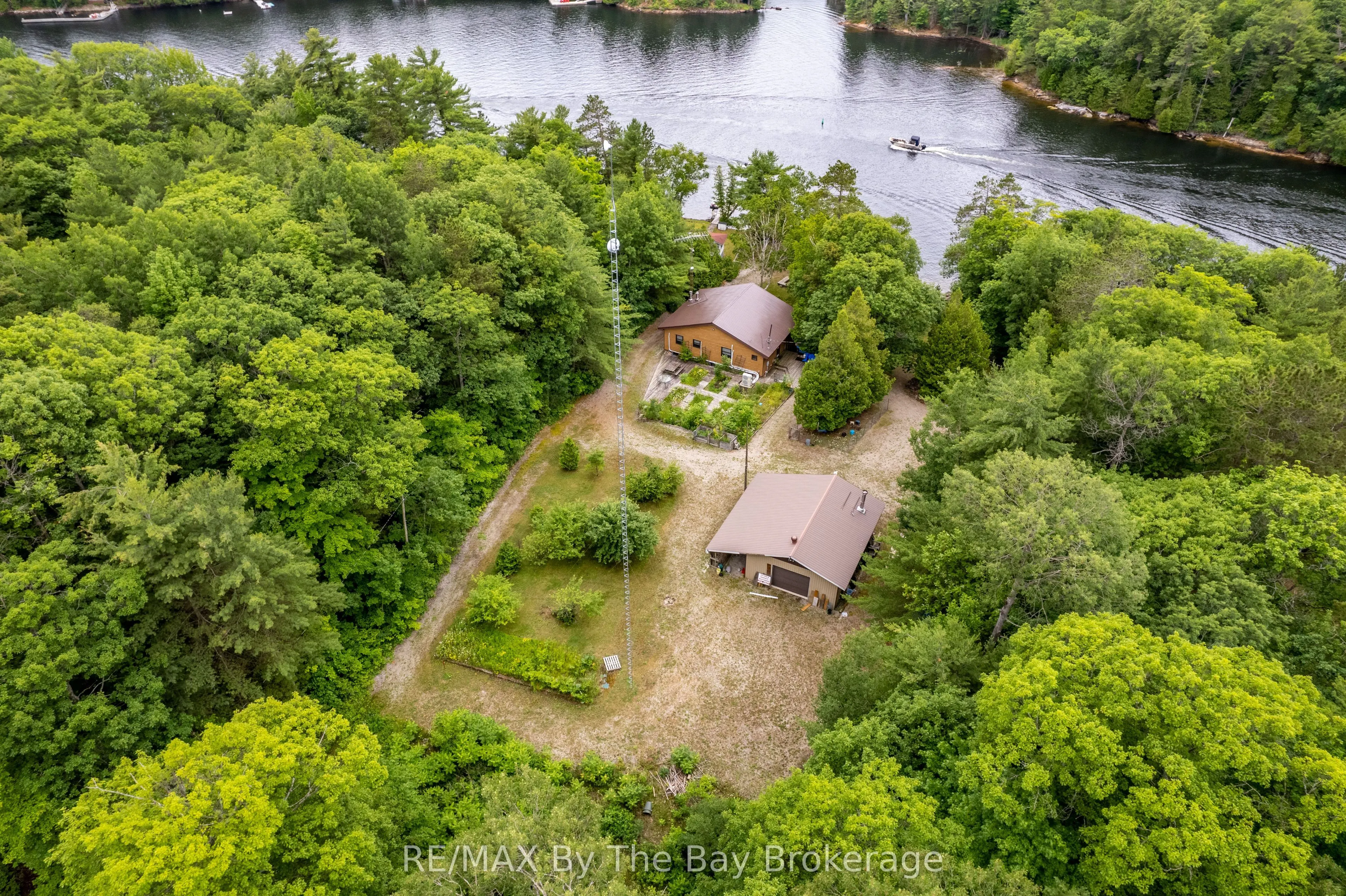 4018 Island 980 / Deer Island