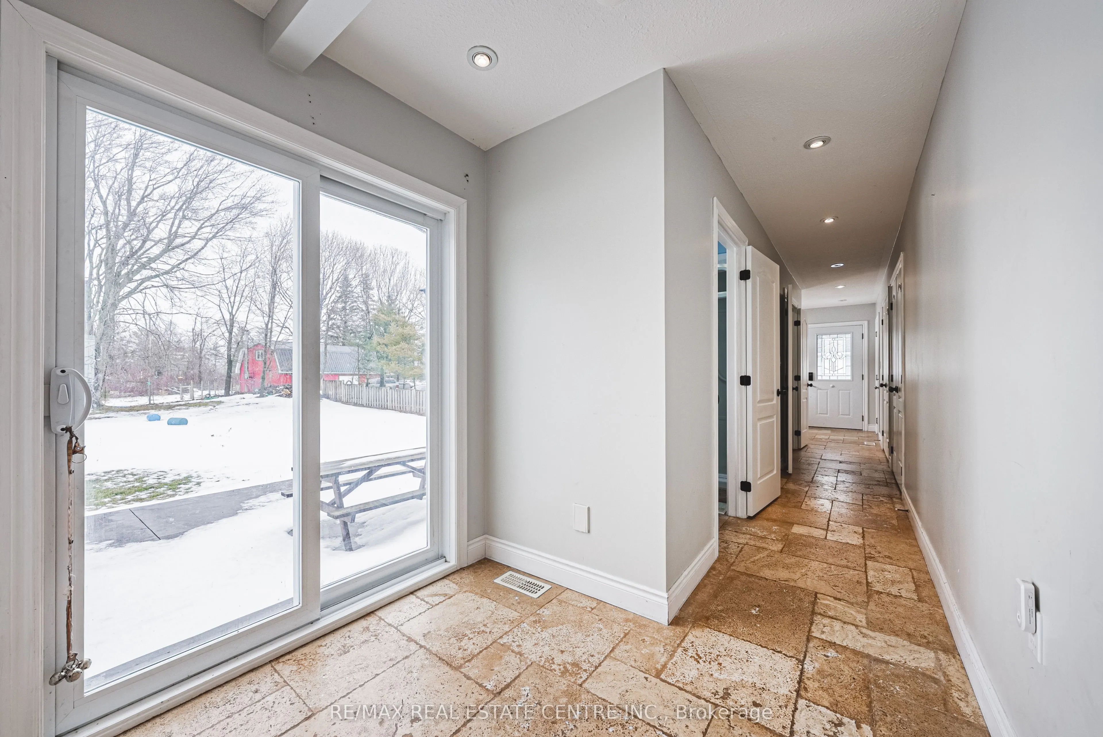 2801 North Shore Drive
