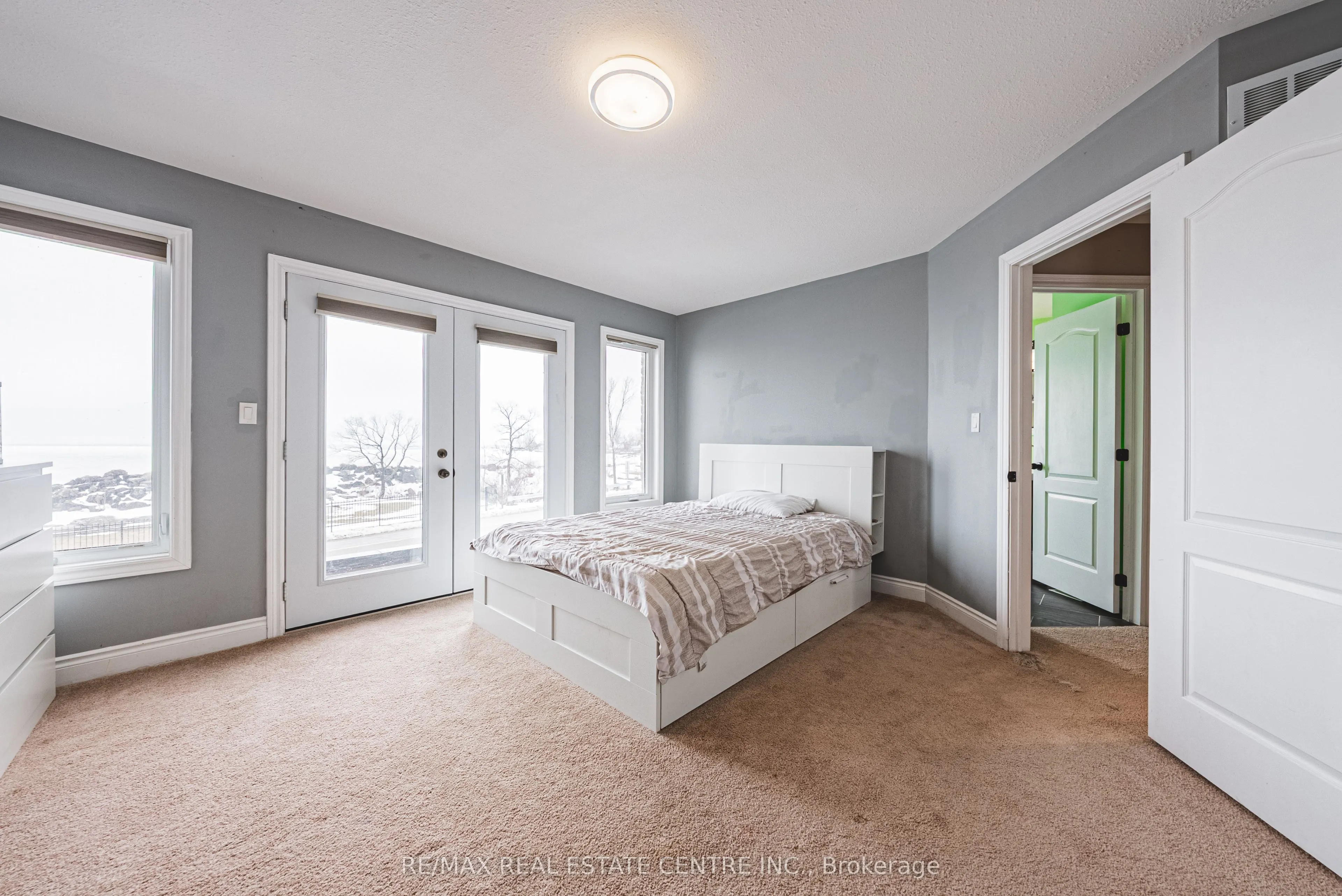 2801 North Shore Drive