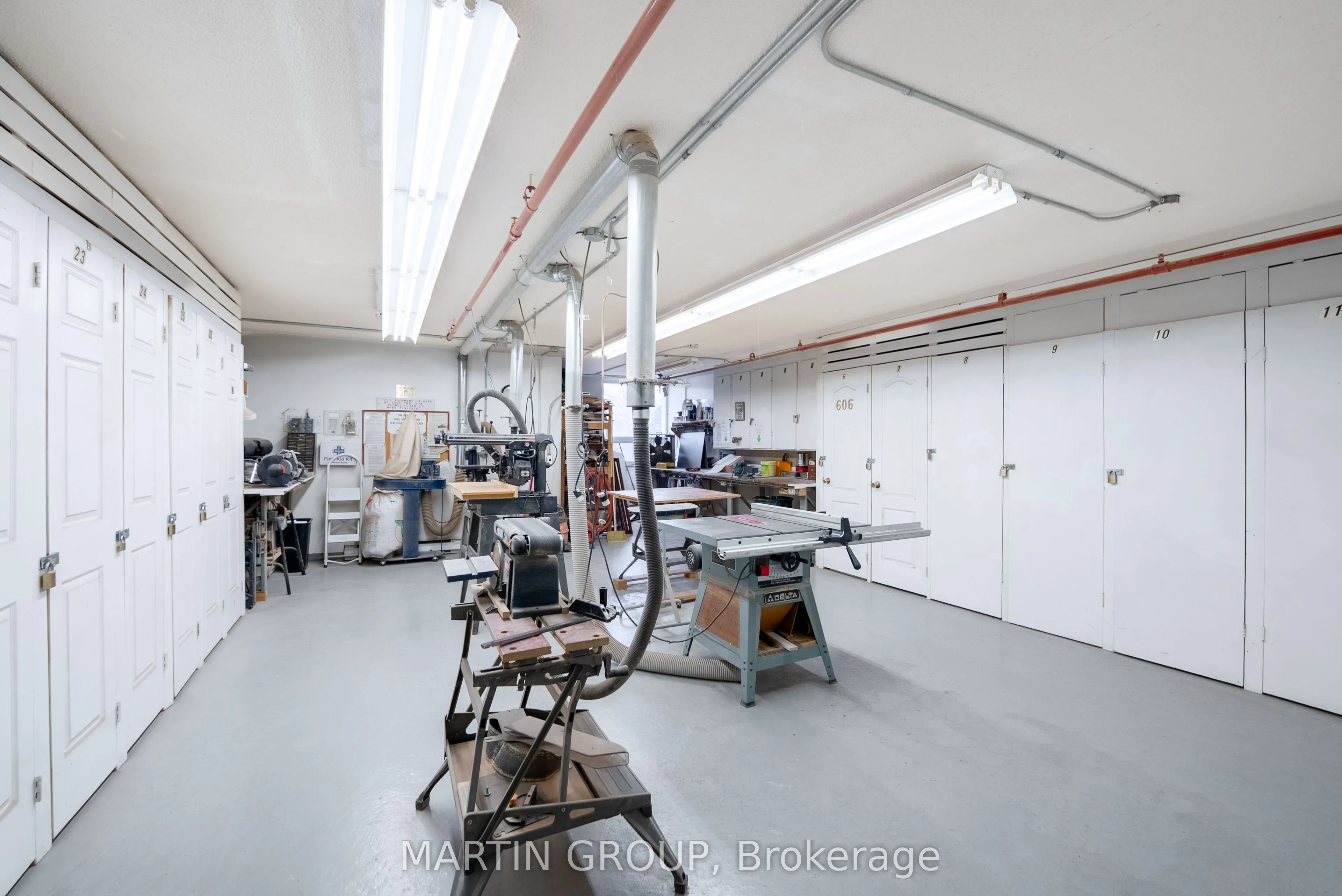500 Green Road #1406