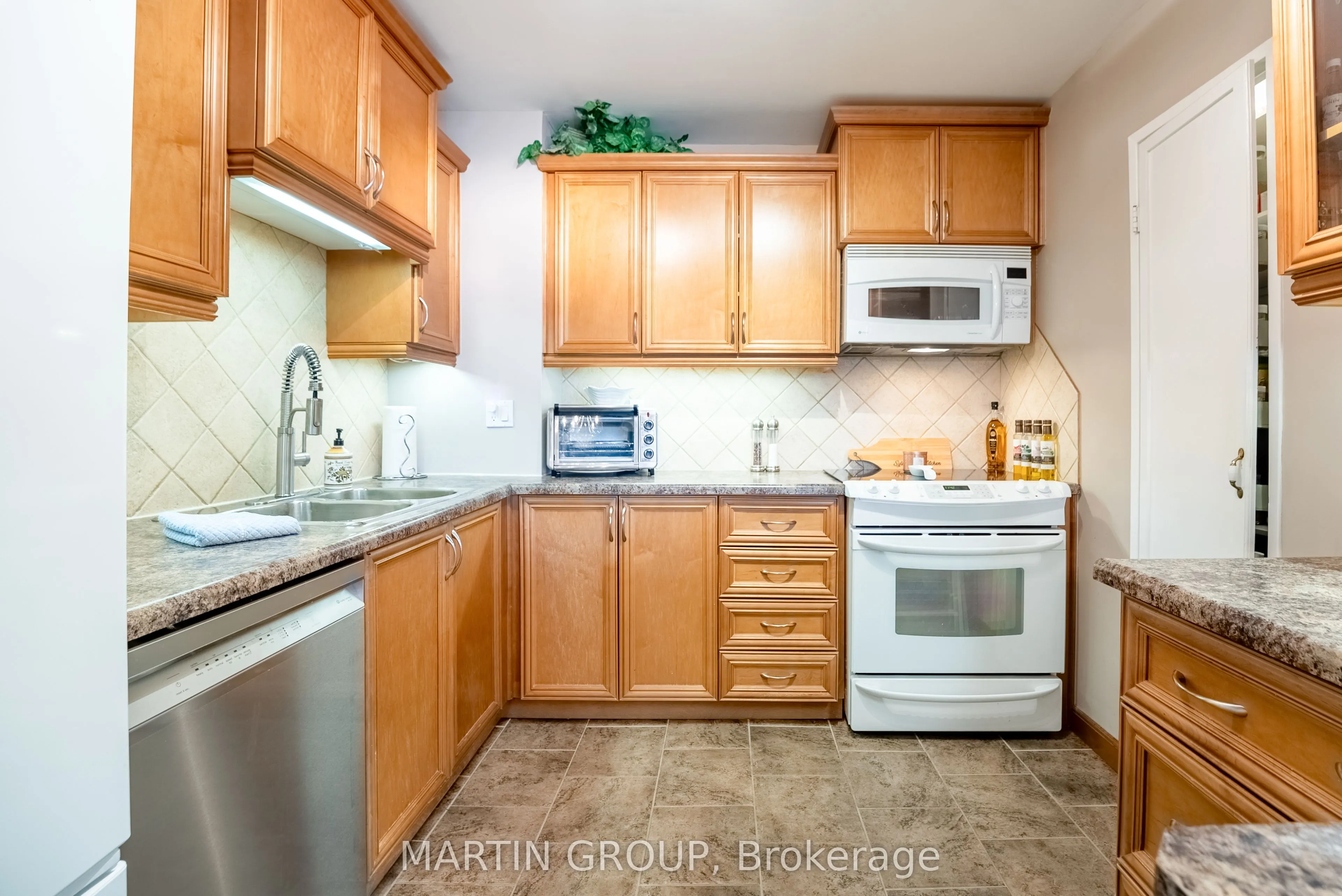 500 Green Road #1406