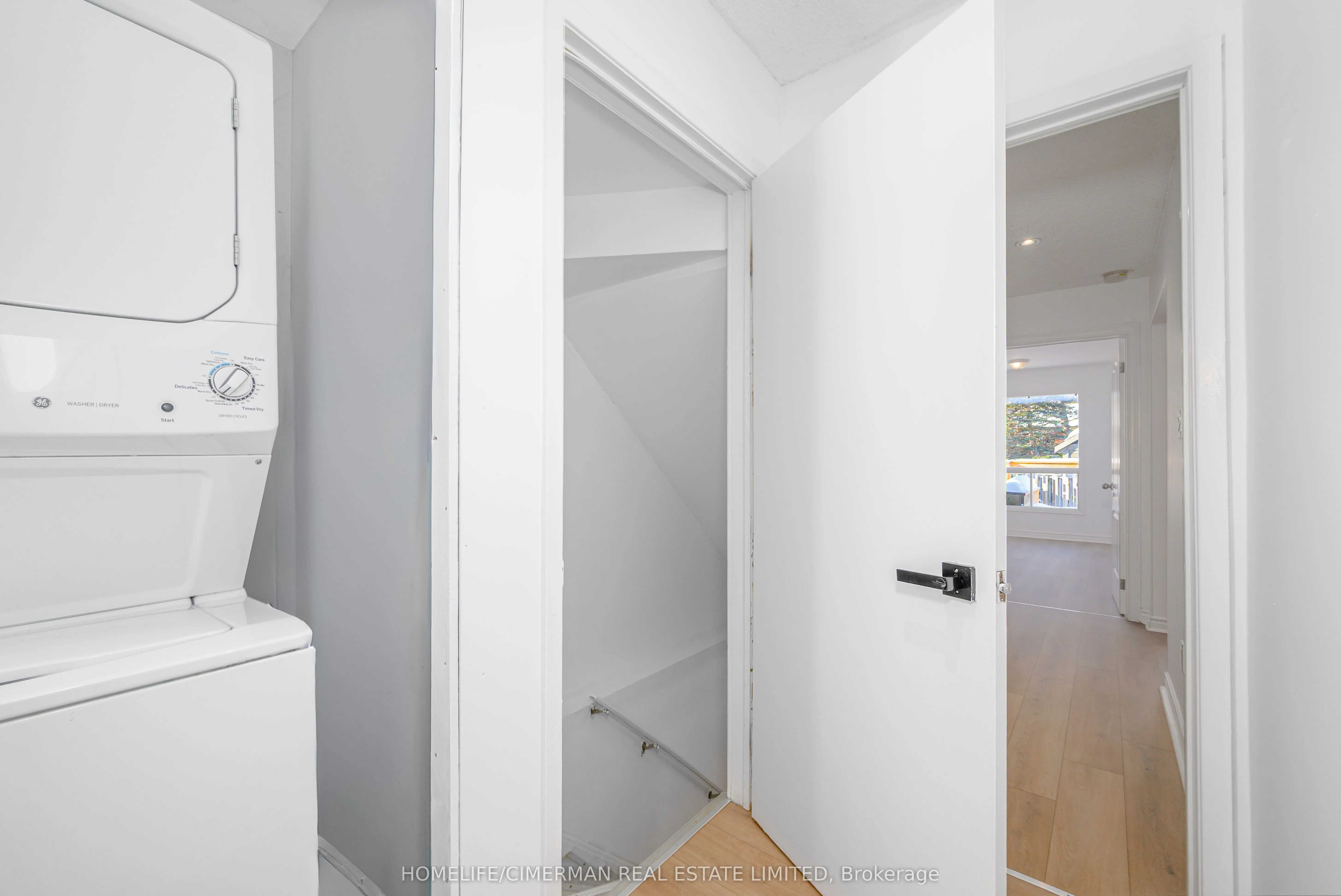 123 Albert Street S