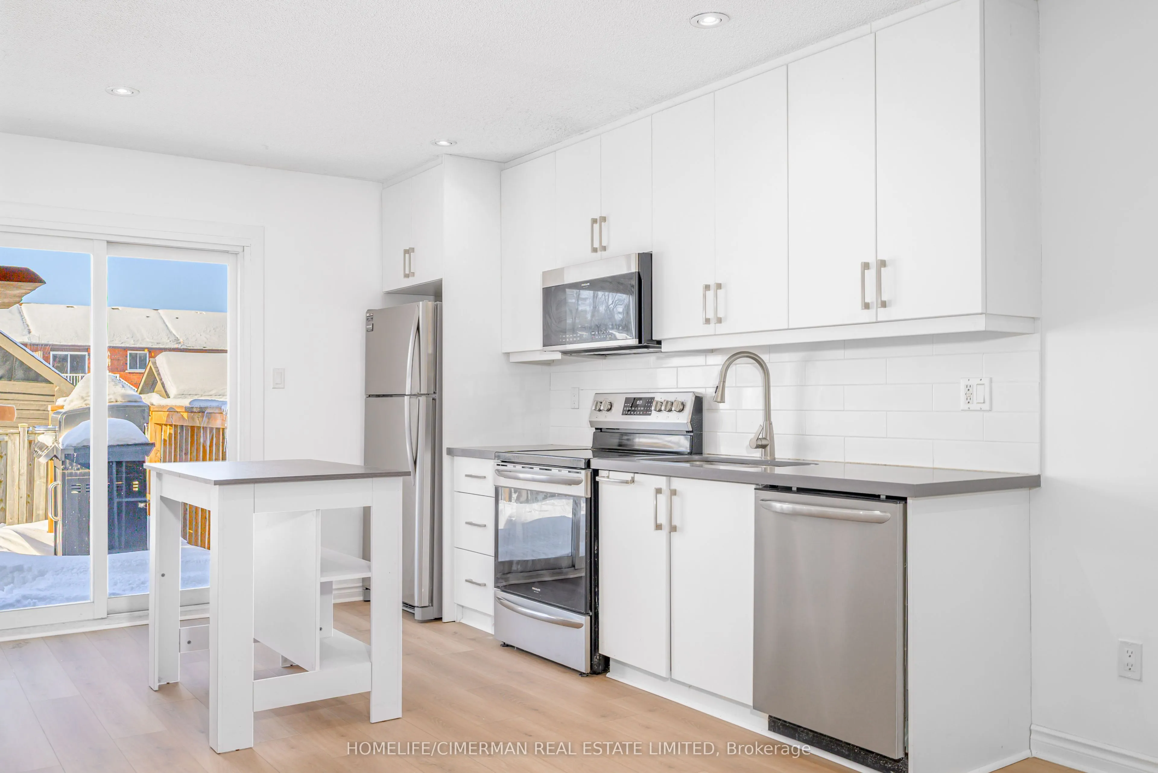 123 Albert Street S
