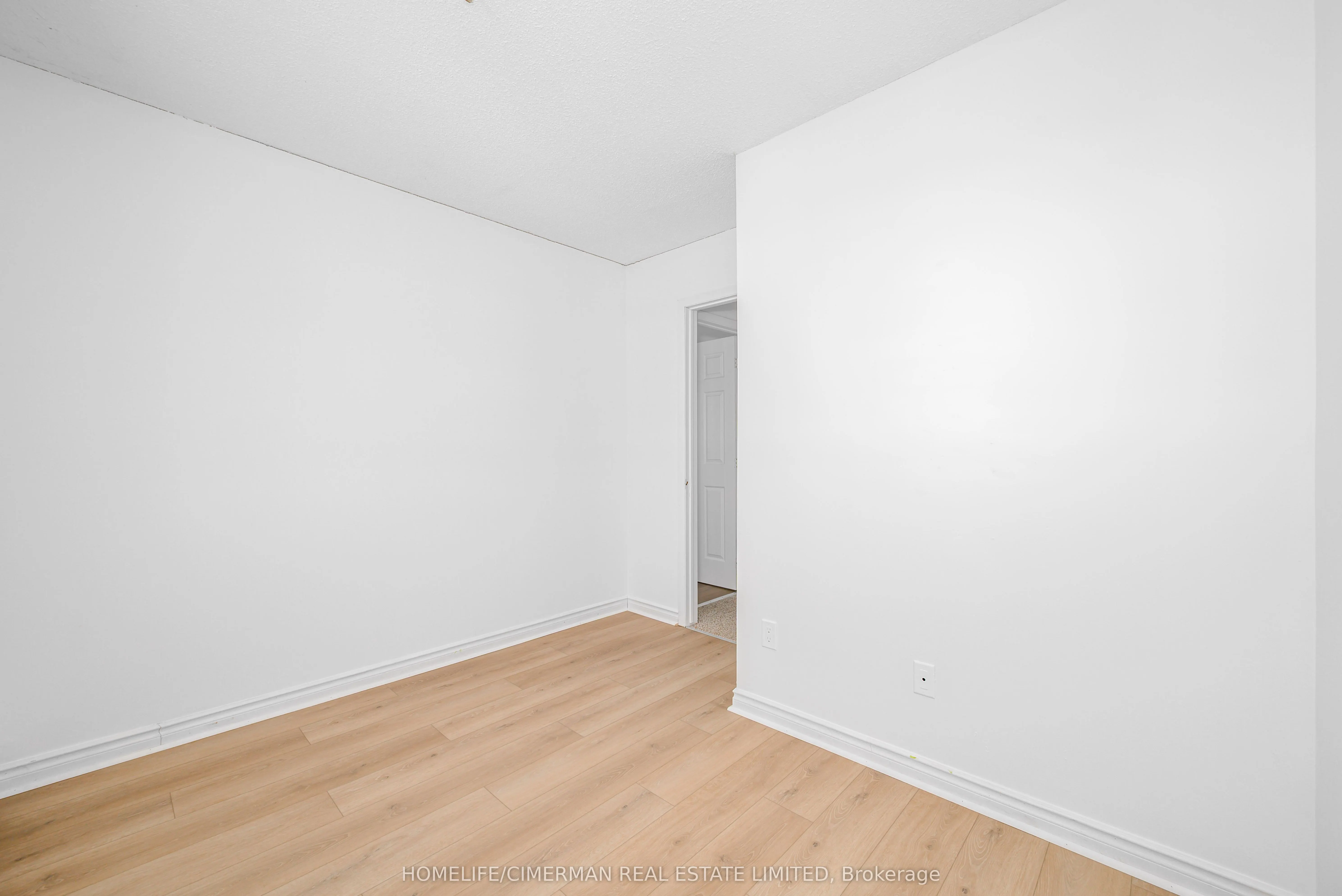 123 Albert Street S