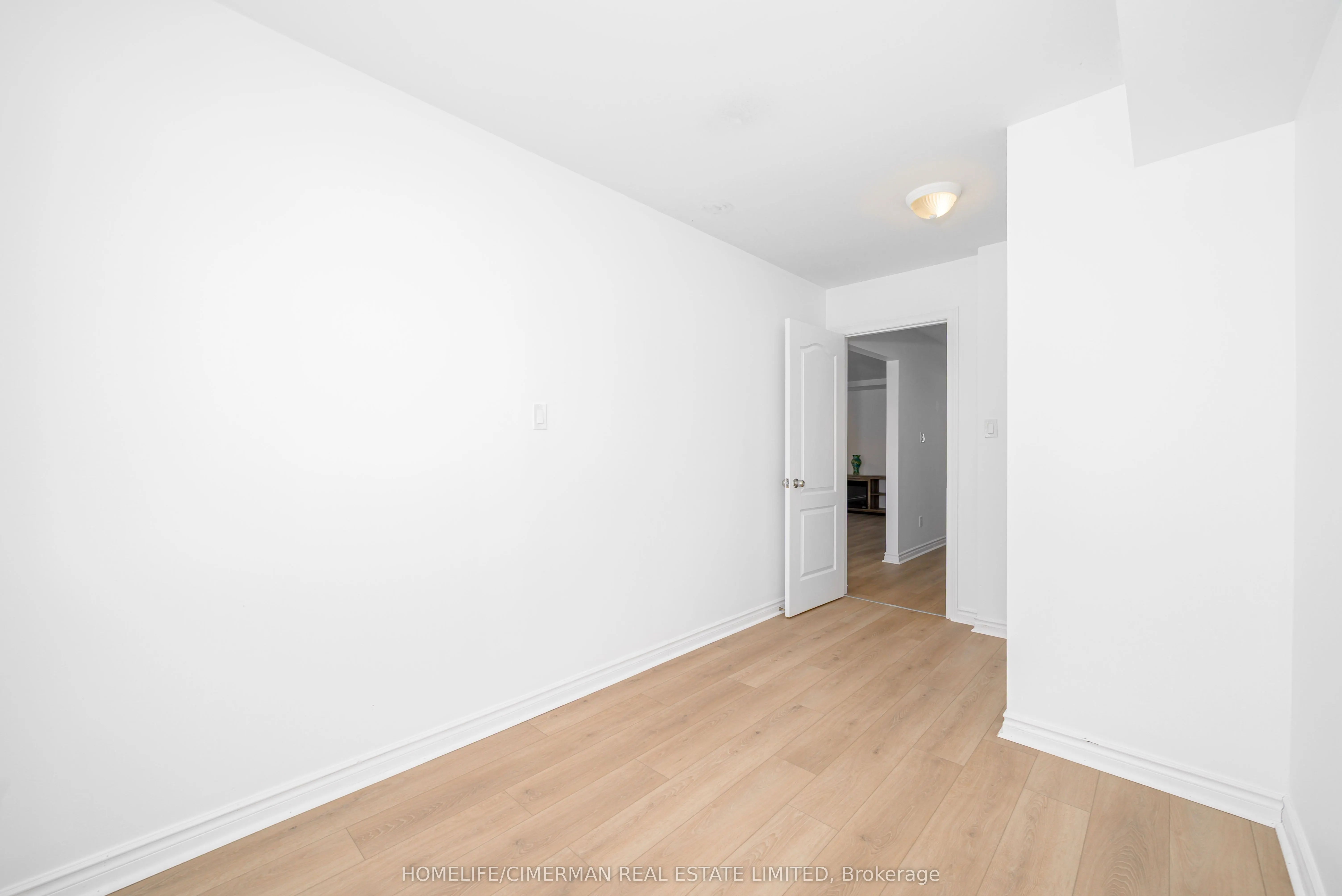 123 Albert Street S