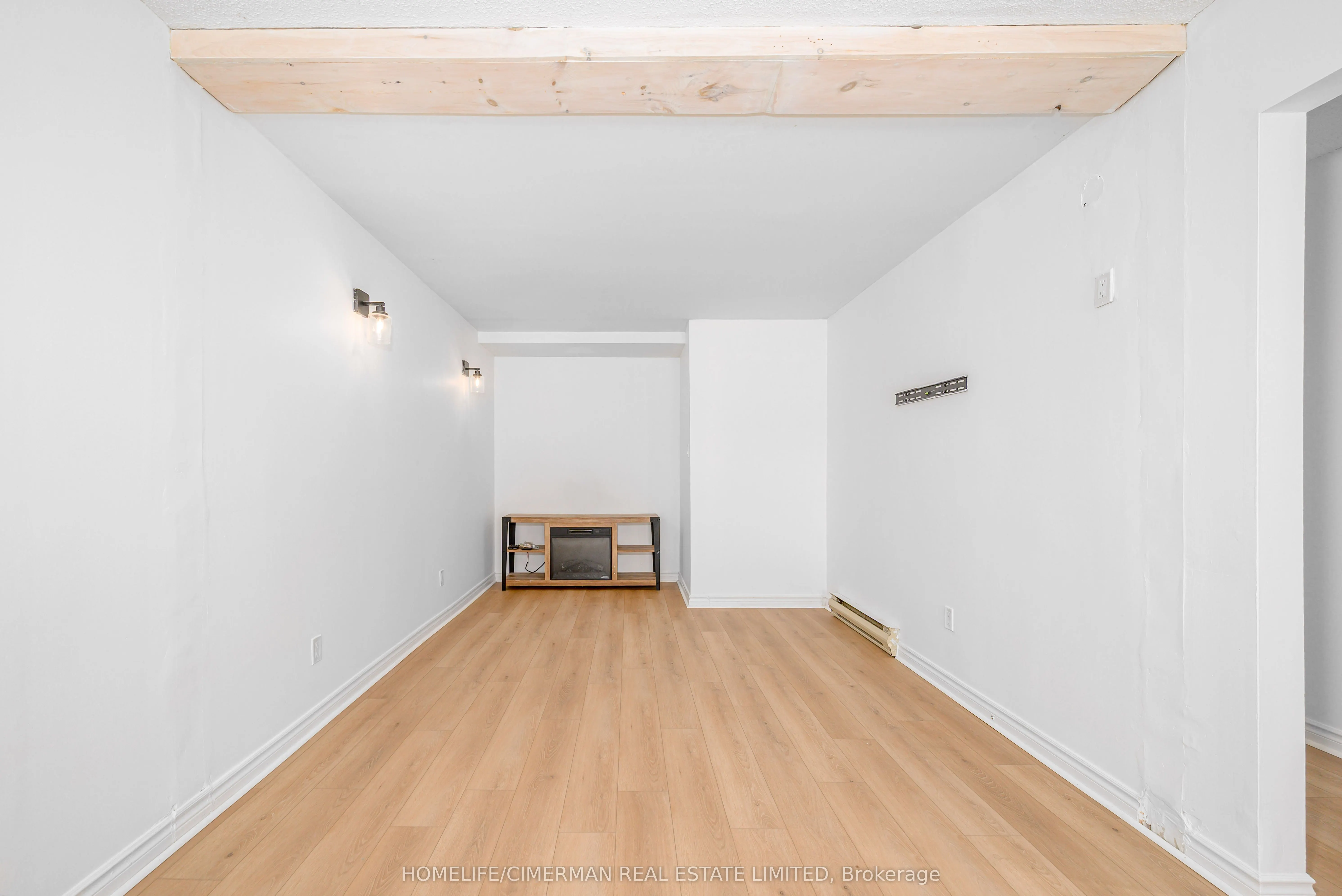 123 Albert Street S