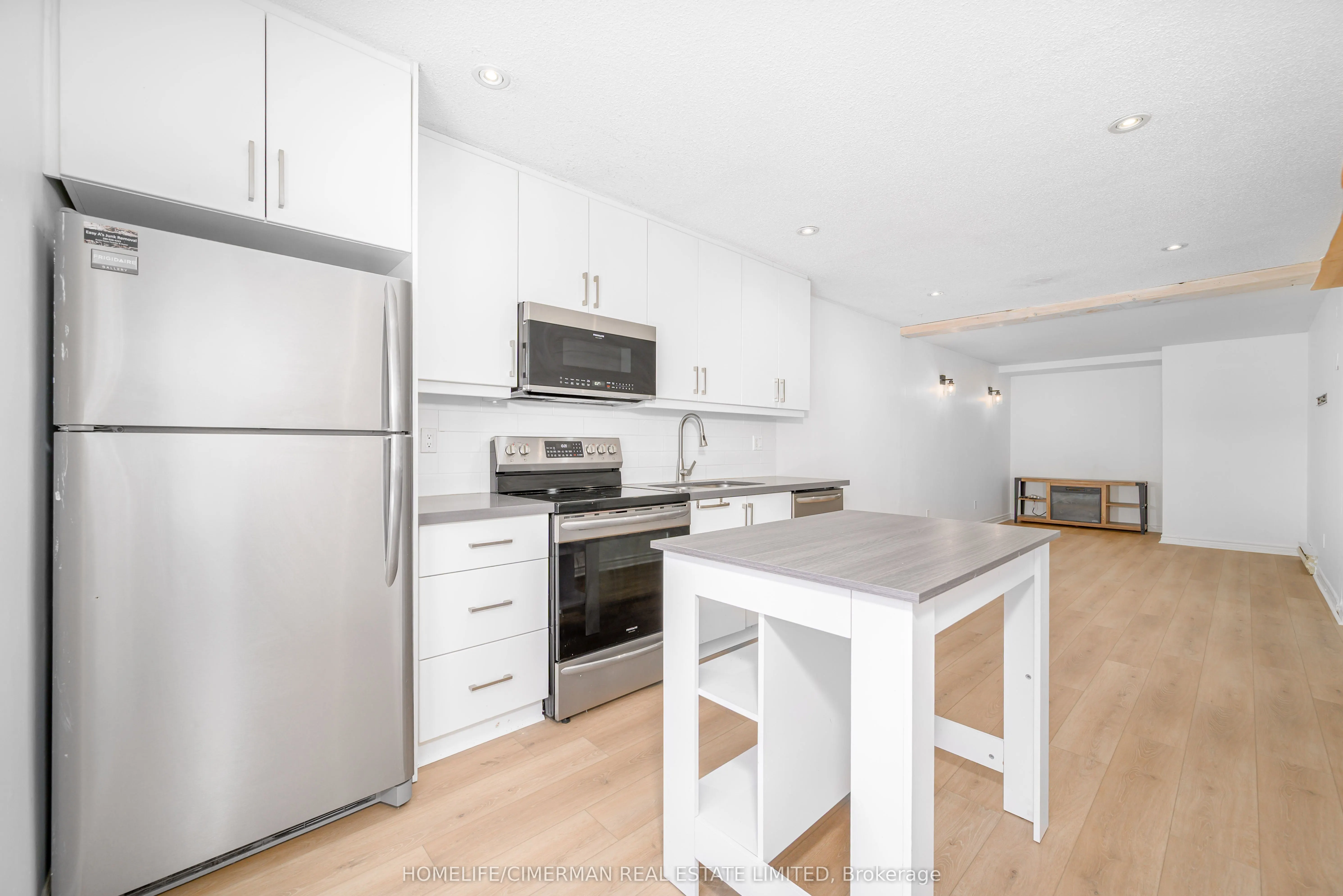 123 Albert Street S