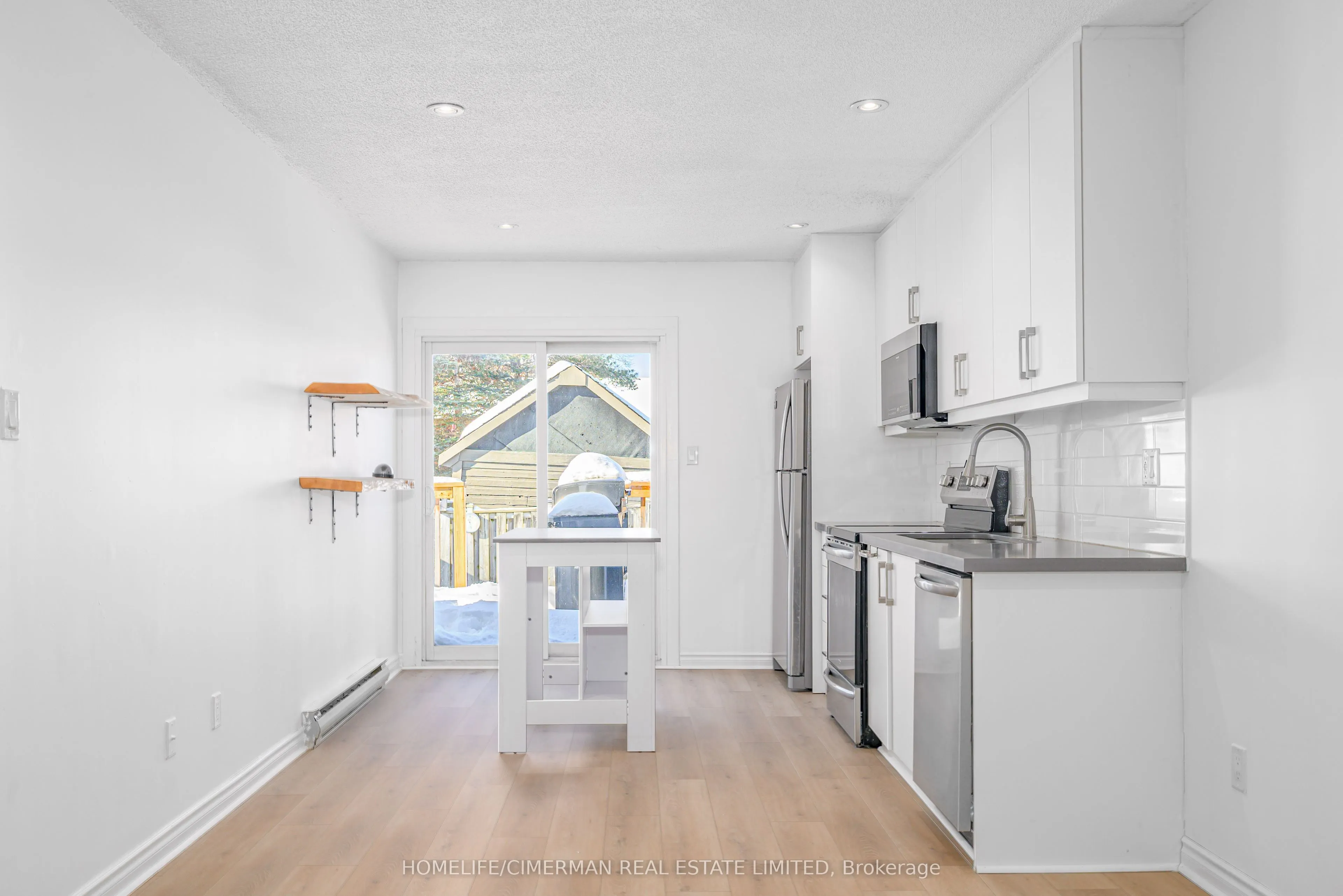 123 Albert Street S