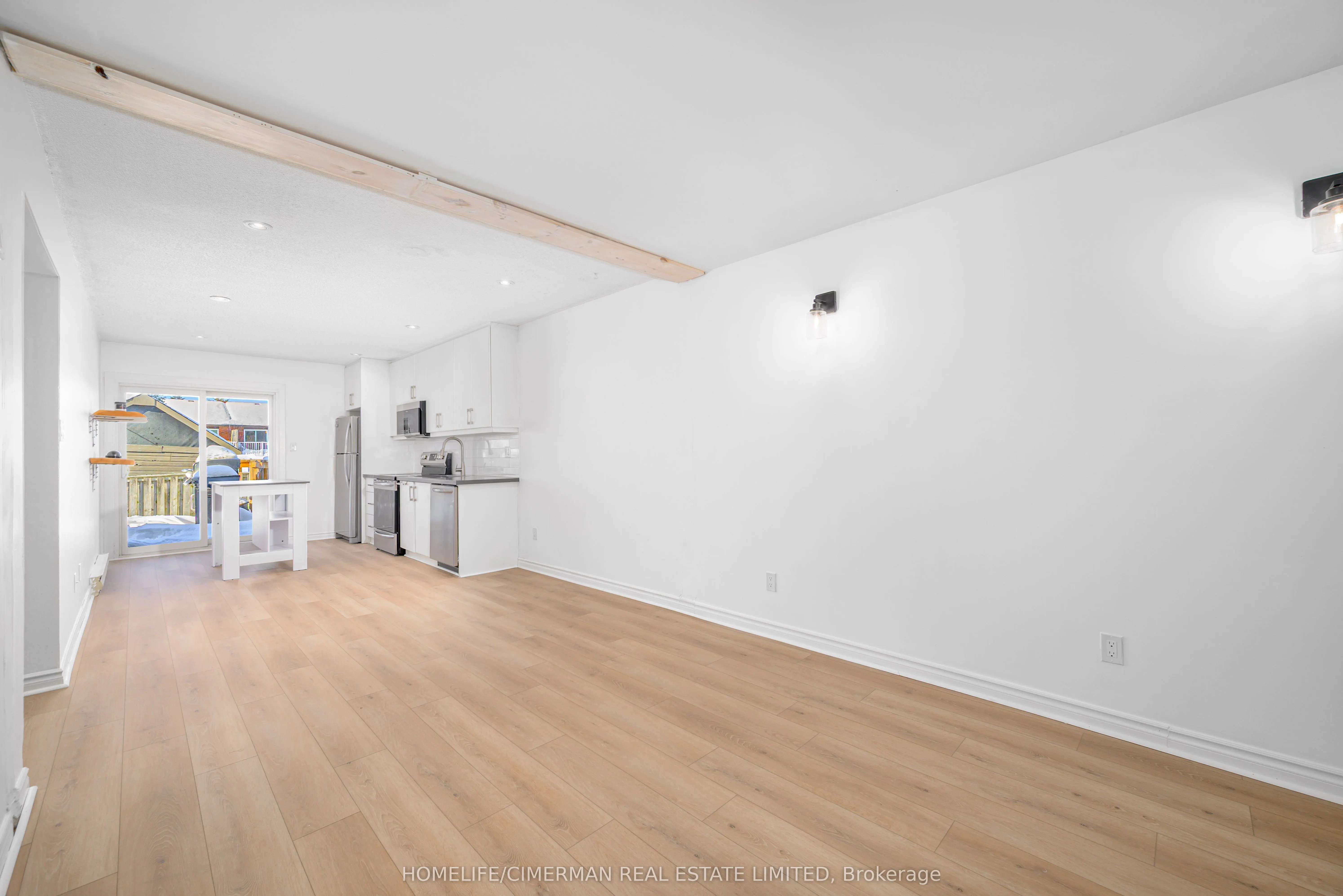 123 Albert Street S