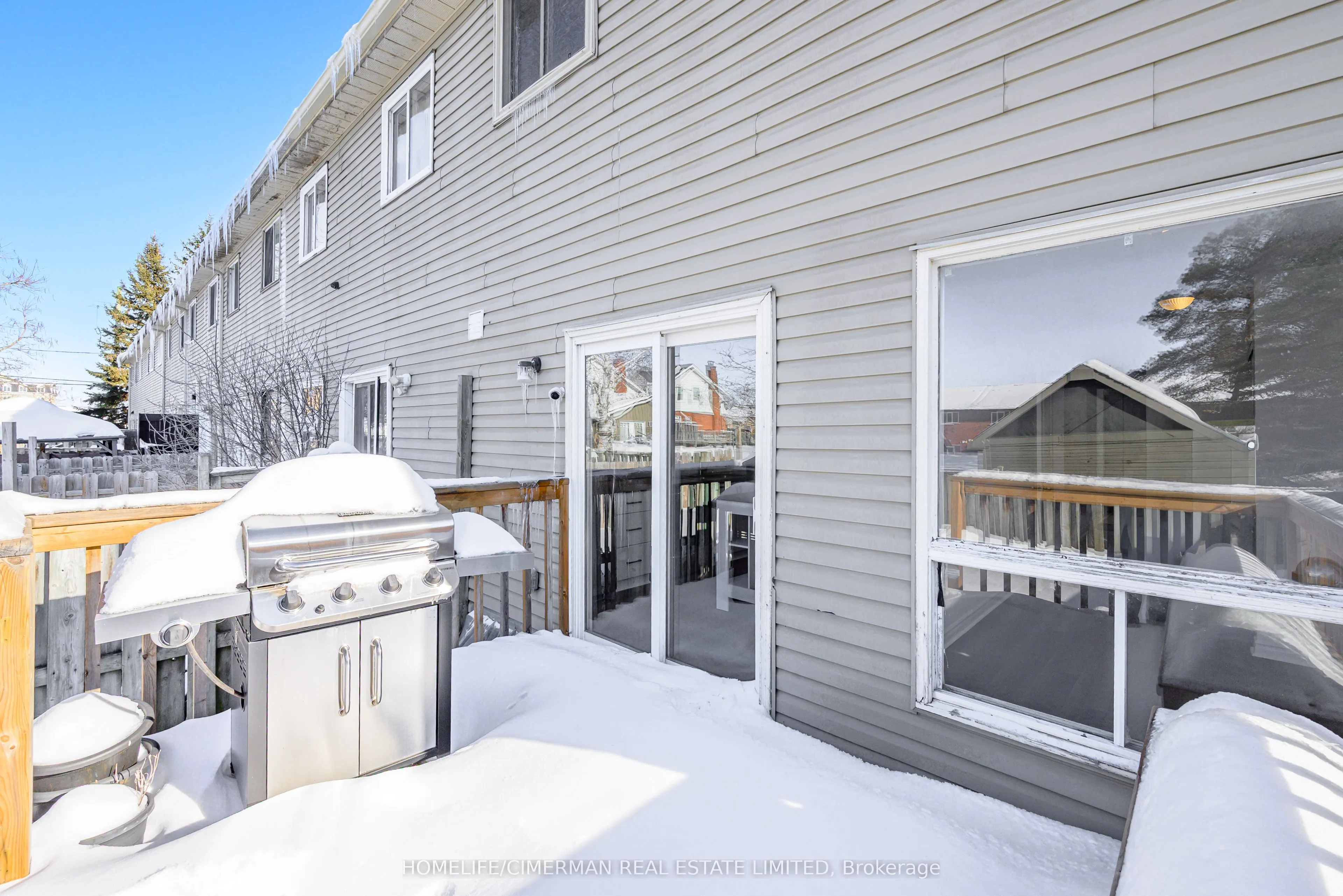 123 Albert Street S