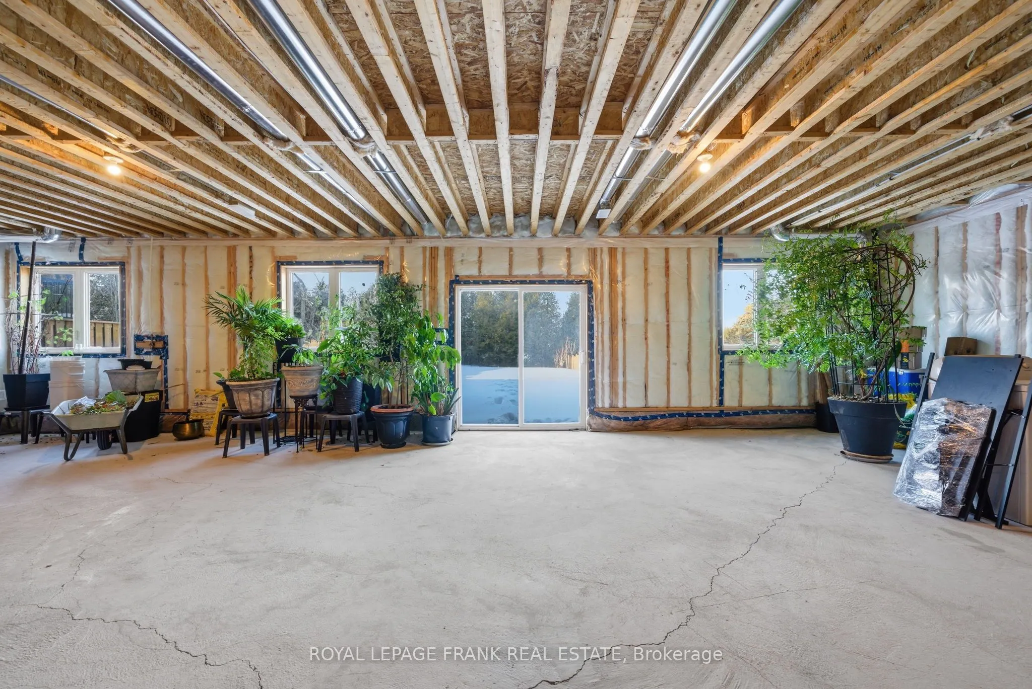 60 Hennessey Crescent