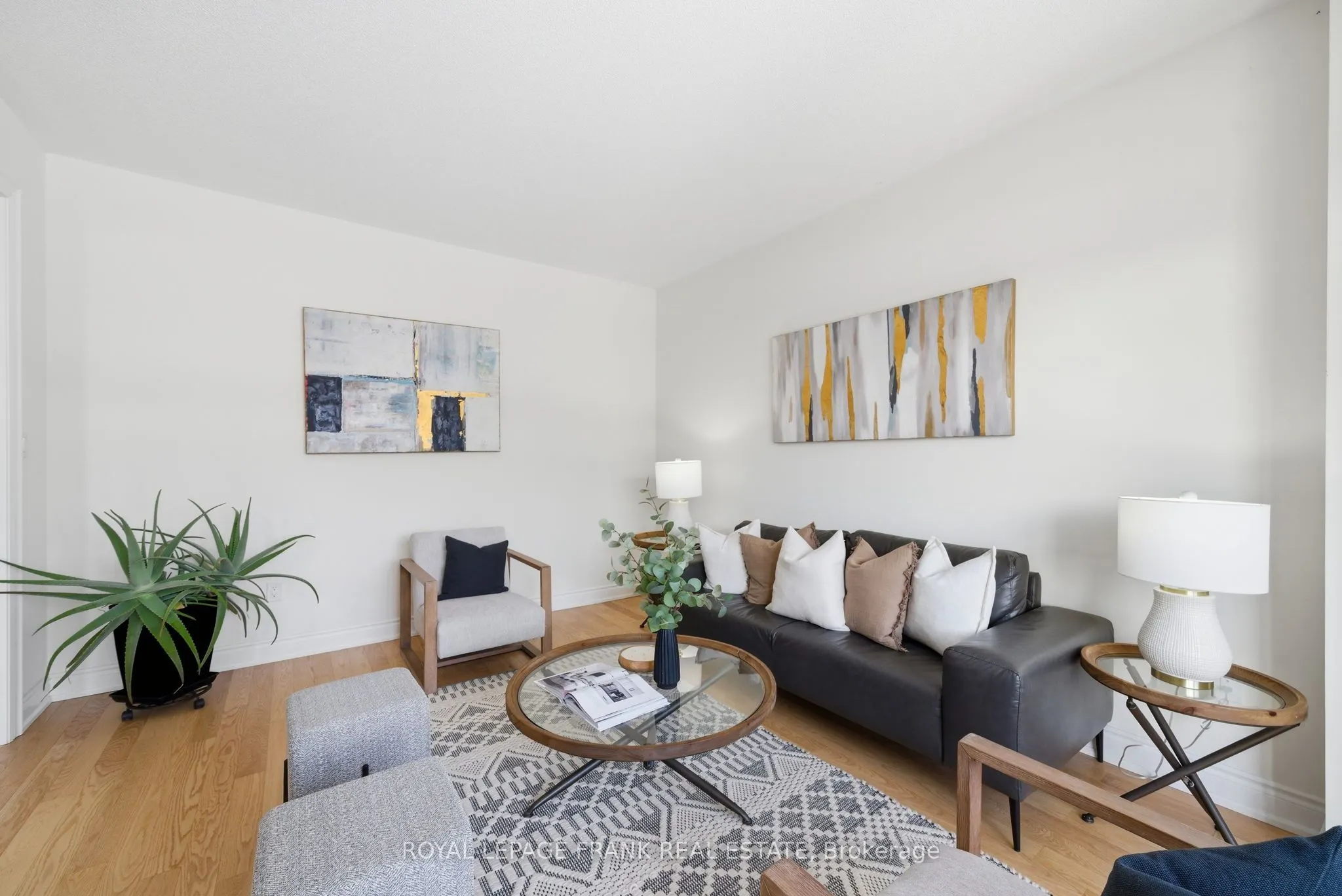 60 Hennessey Crescent