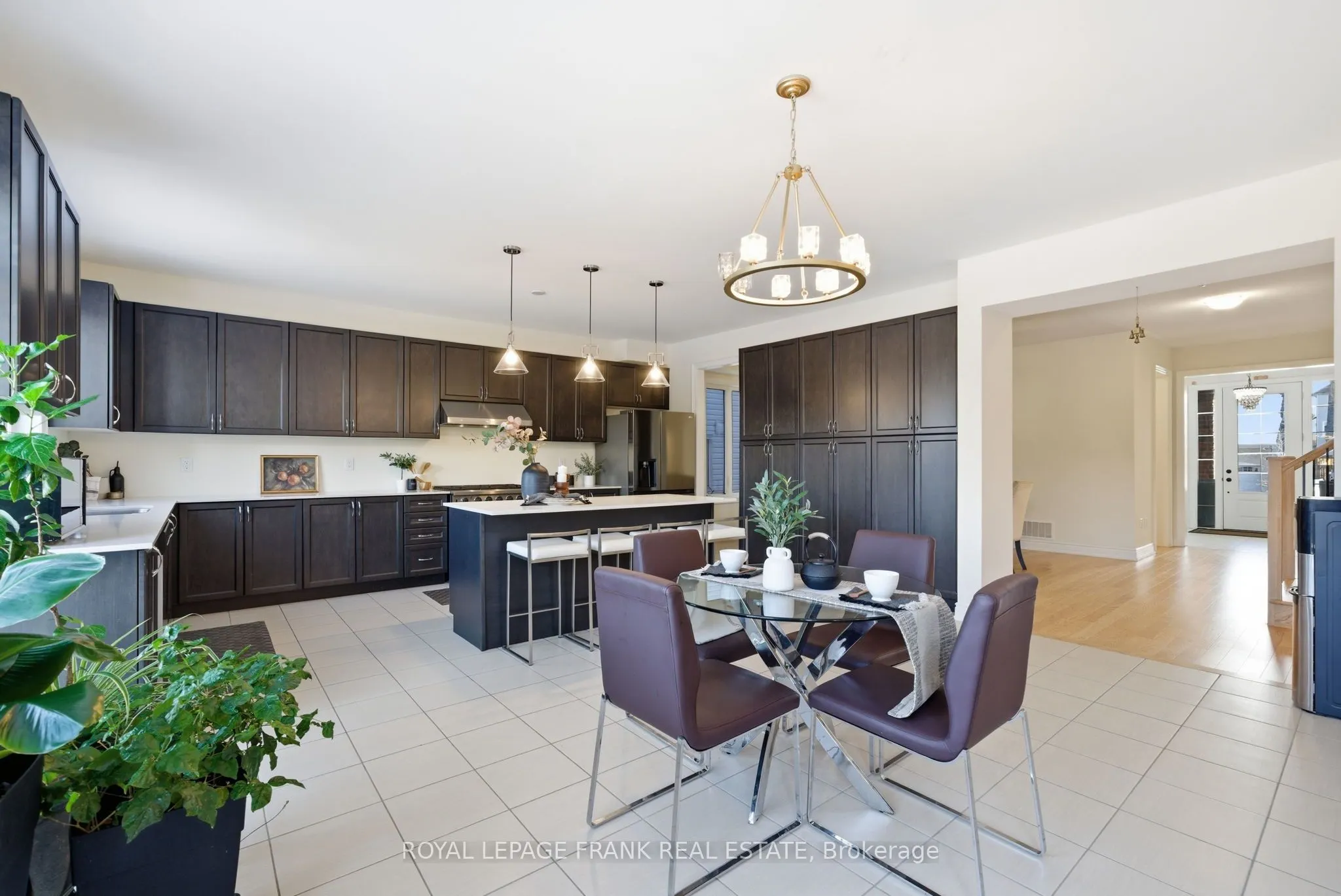 60 Hennessey Crescent