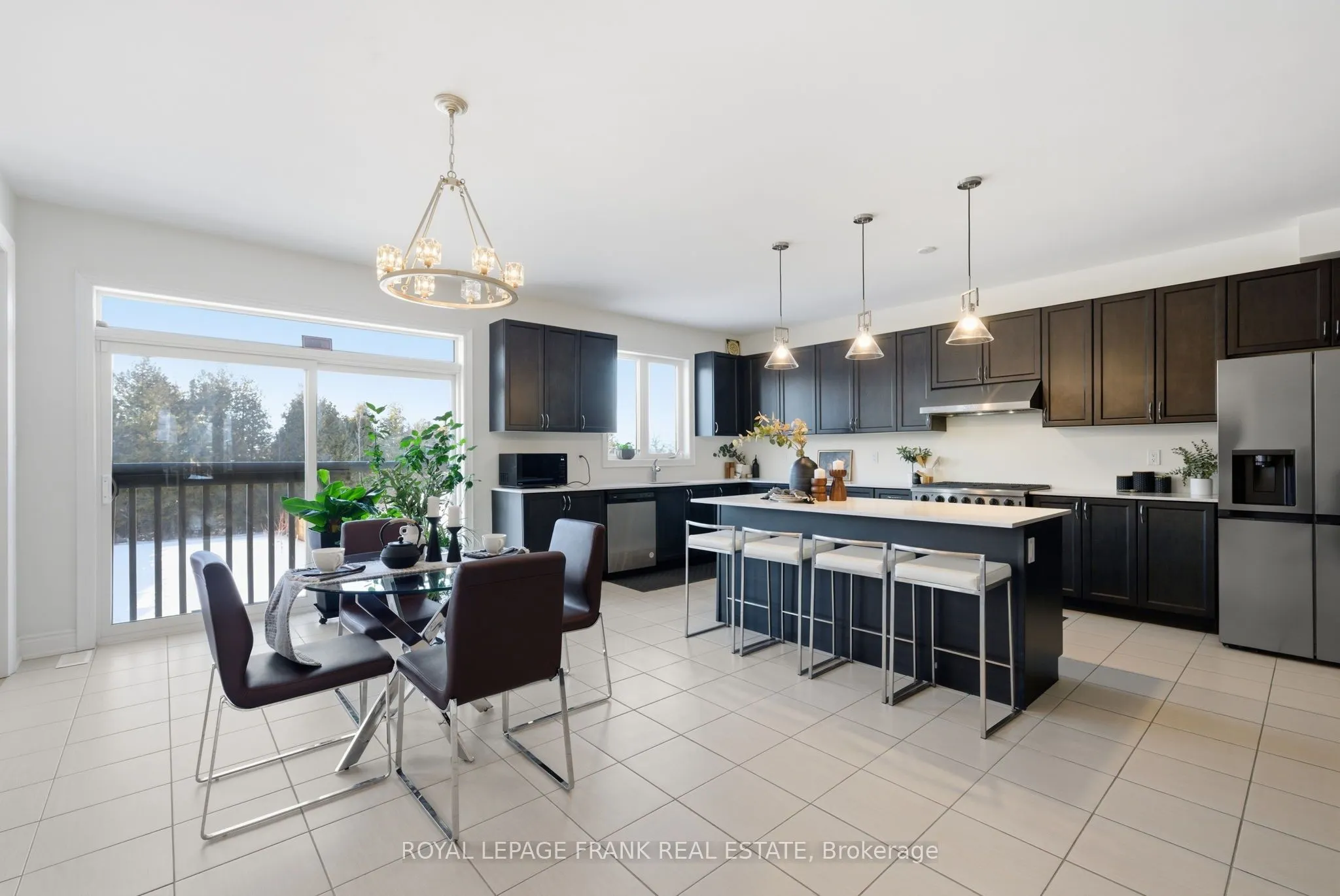 60 Hennessey Crescent