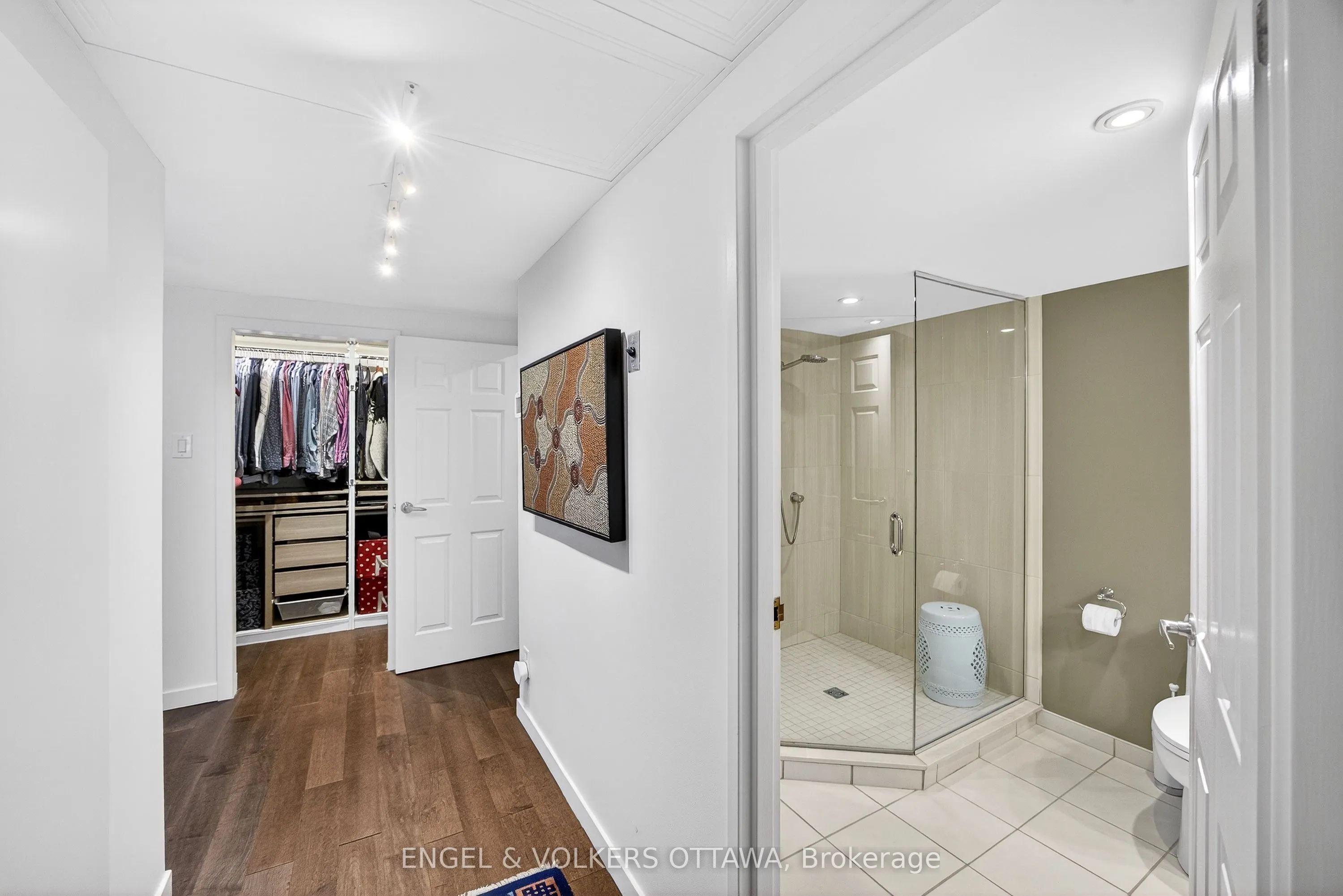 160 George Street #2404