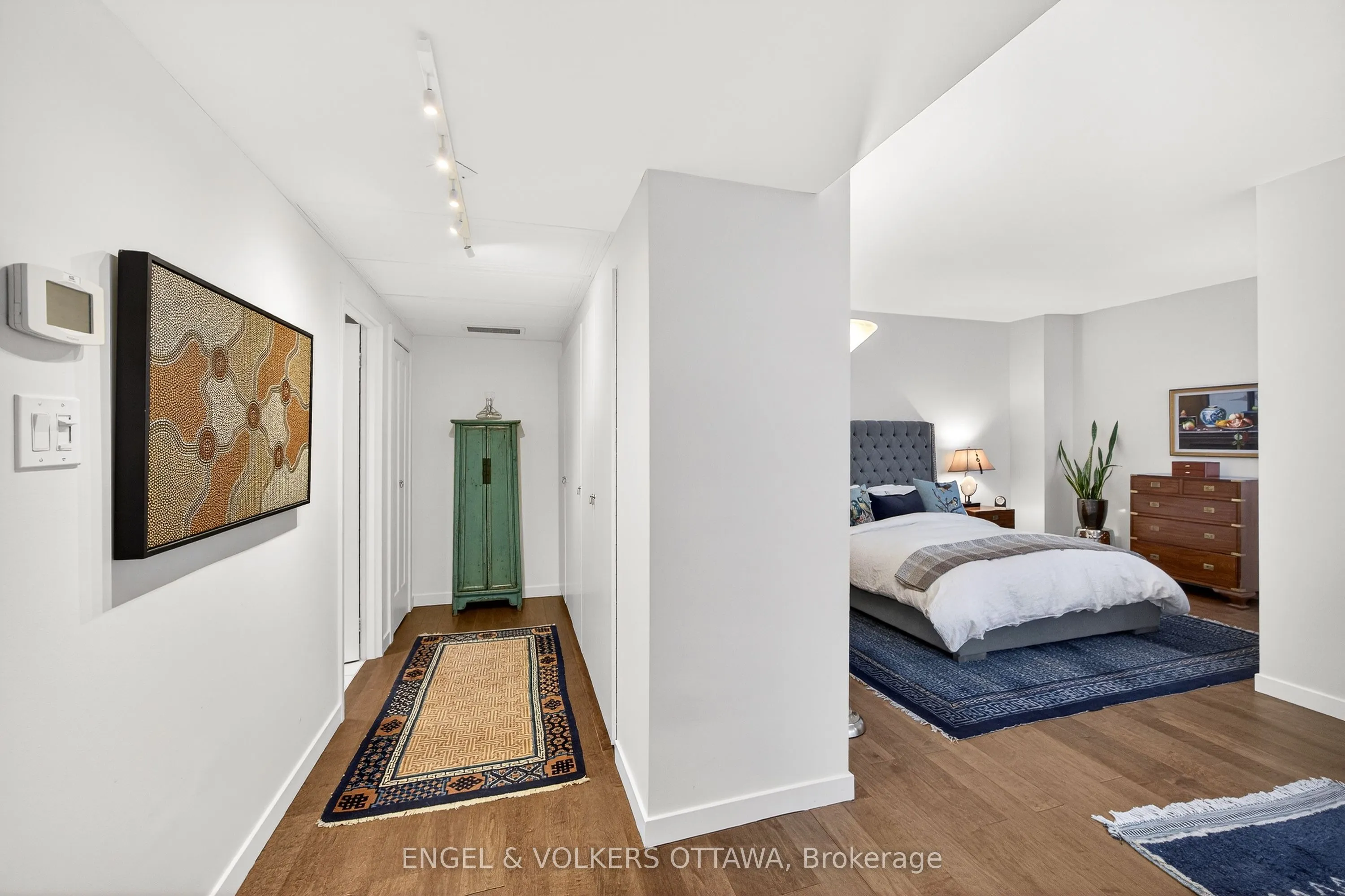 160 George Street #2404