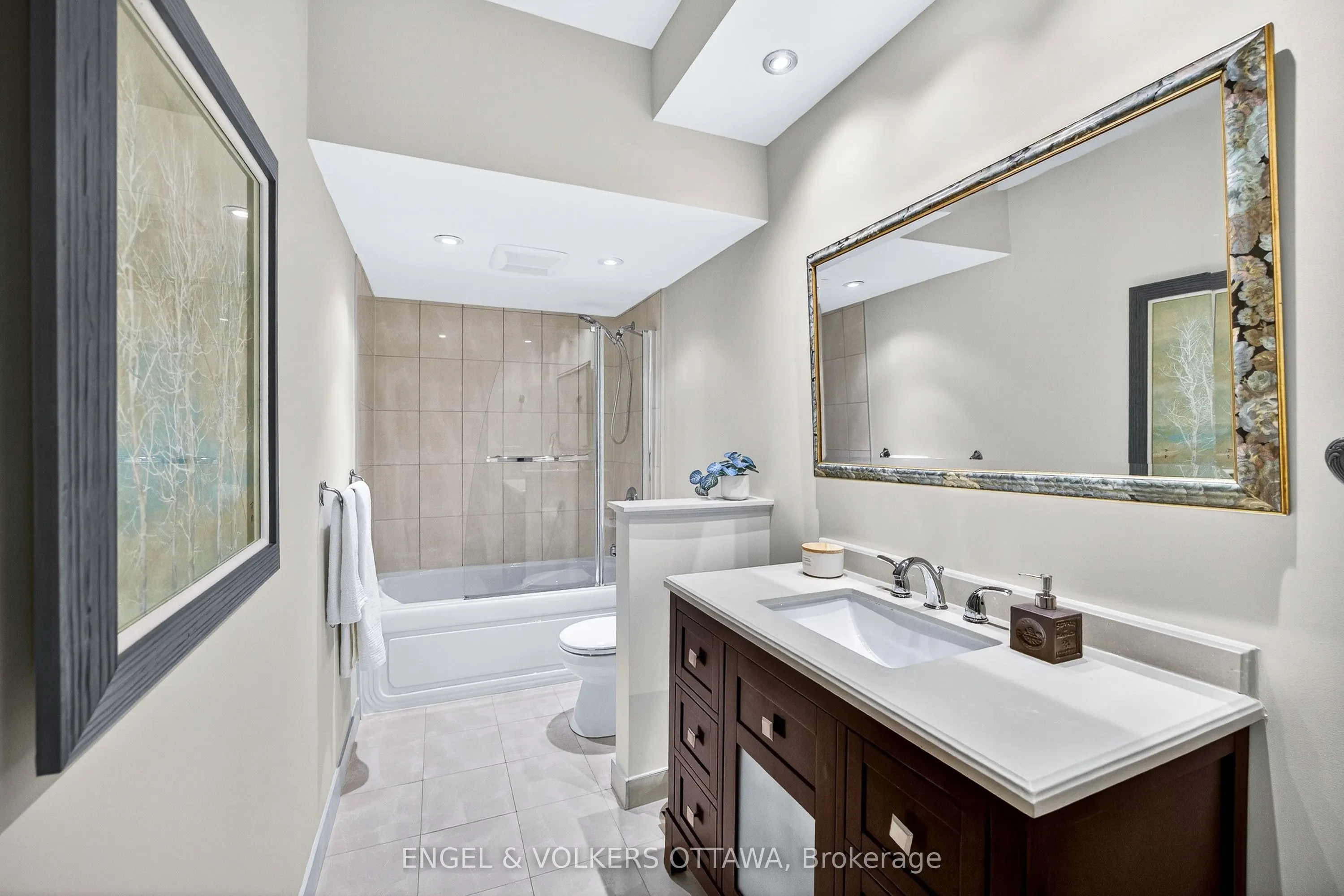 160 George Street #2404