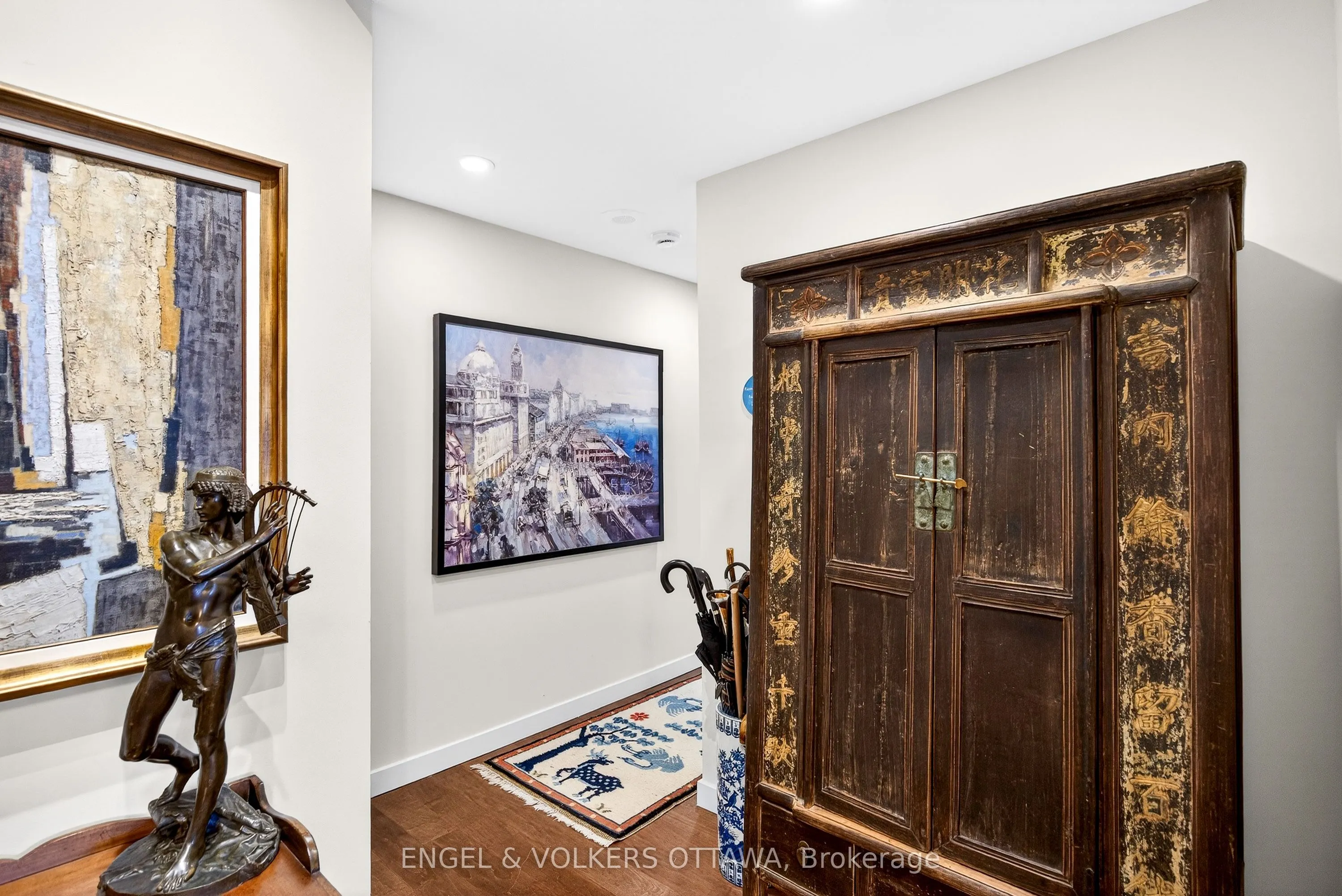 160 George Street #2404