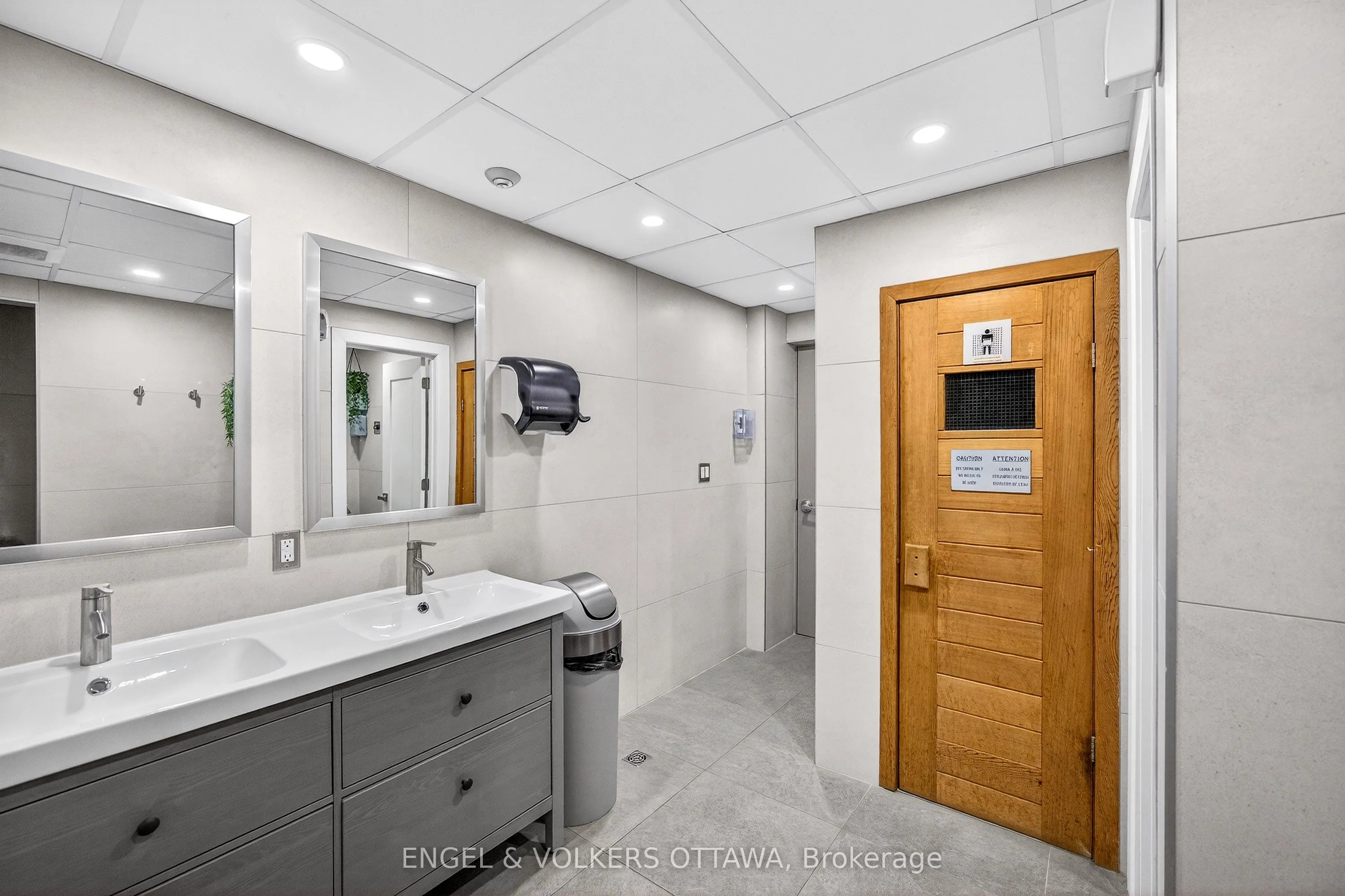 160 George Street #2404