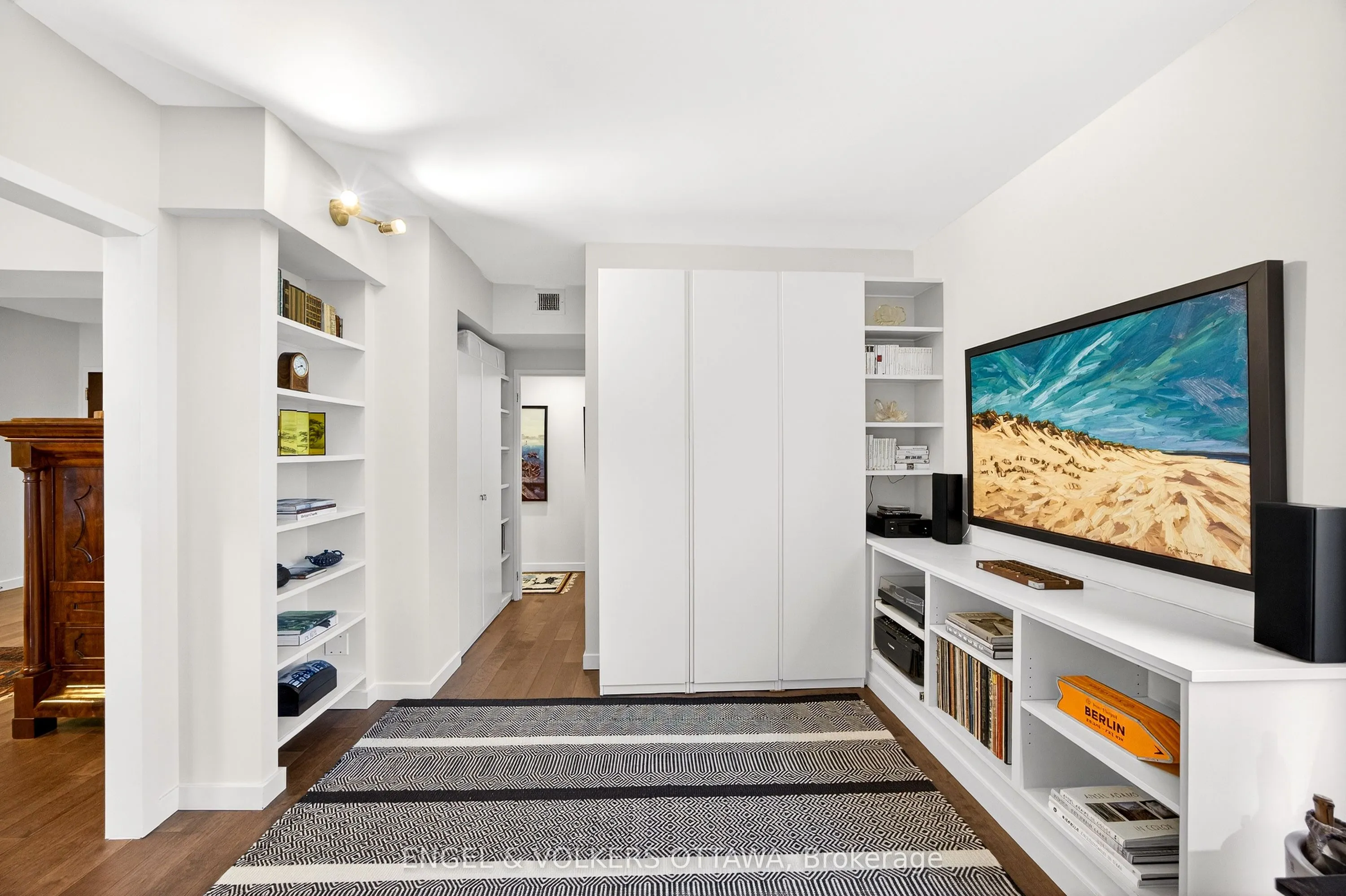 160 George Street #2404