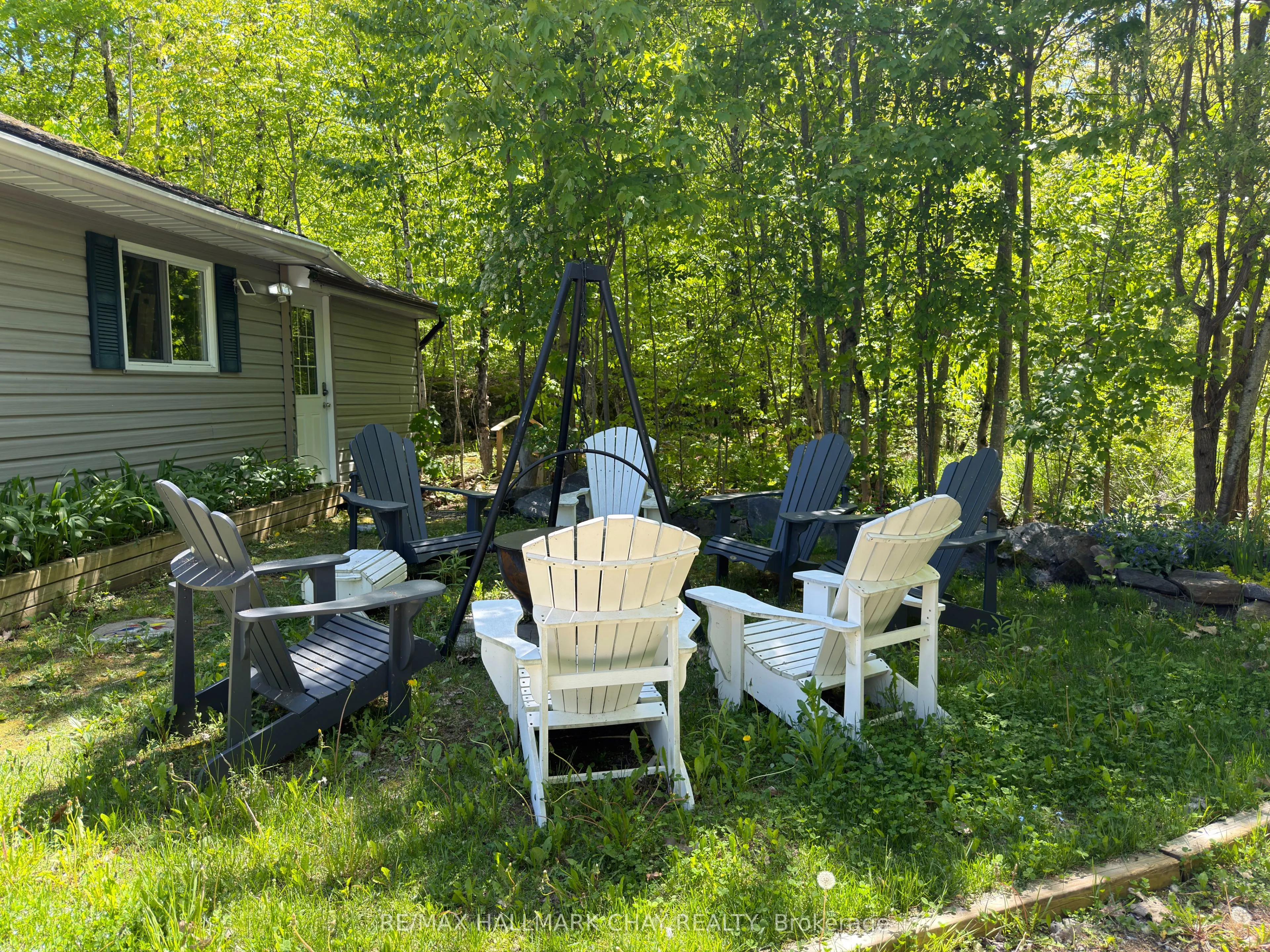 137 Pickerel Point Road