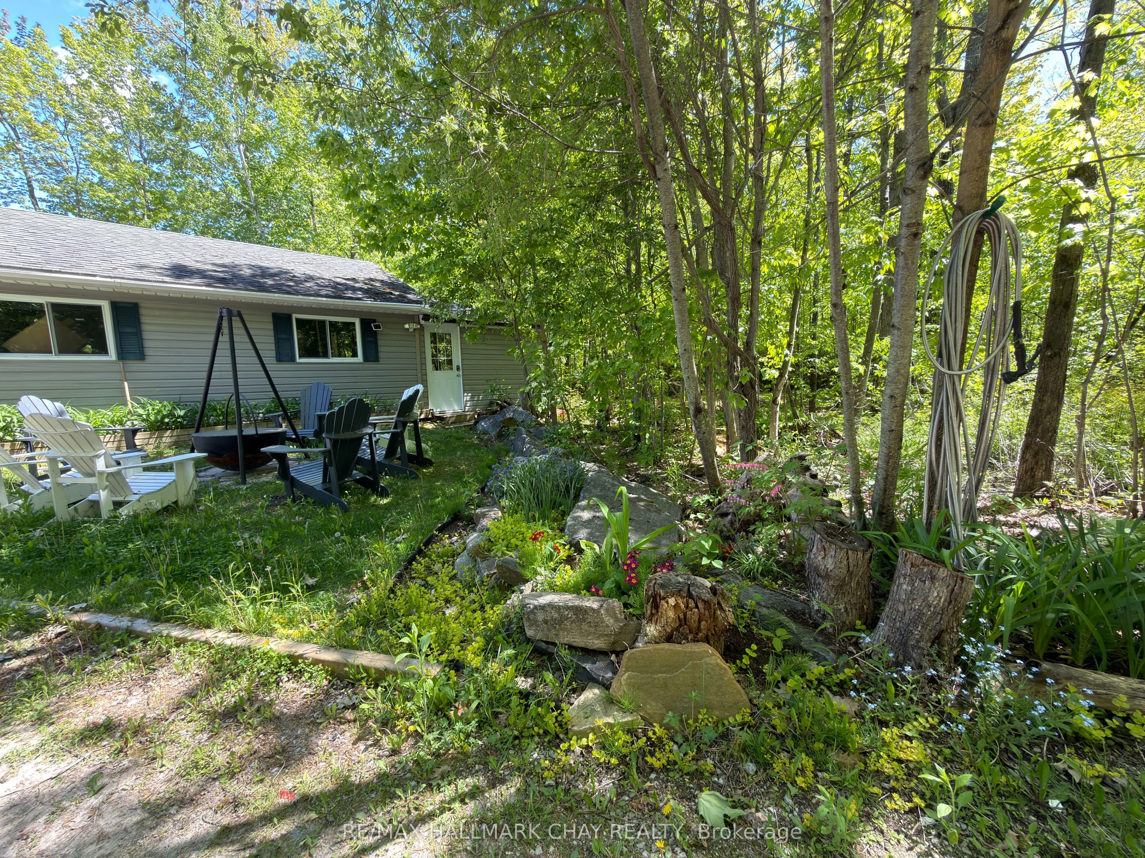 137 Pickerel Point Road