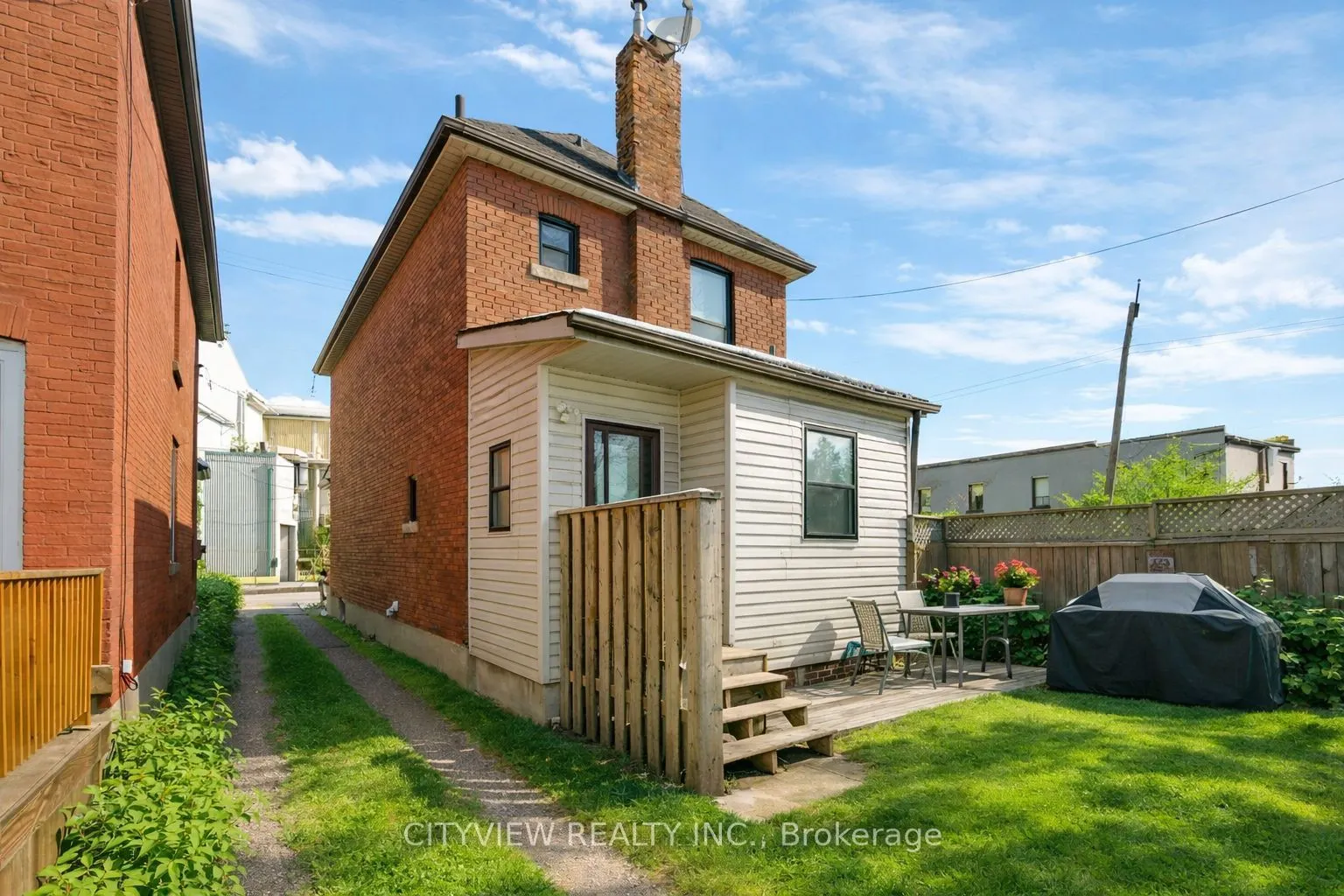 382 Beach Road