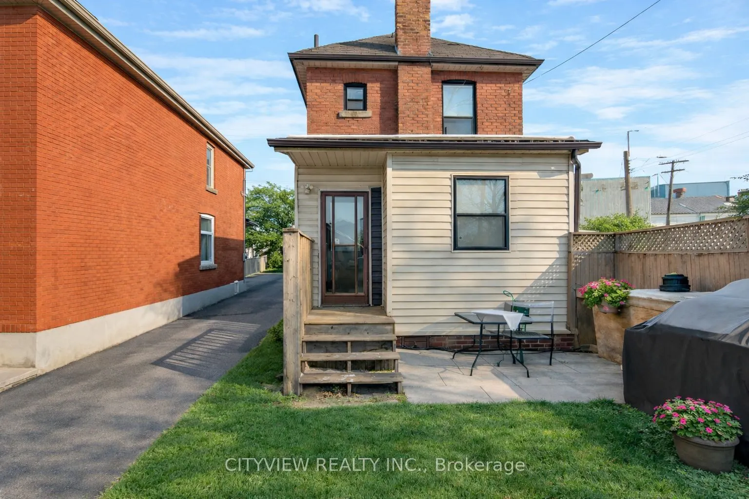382 Beach Road