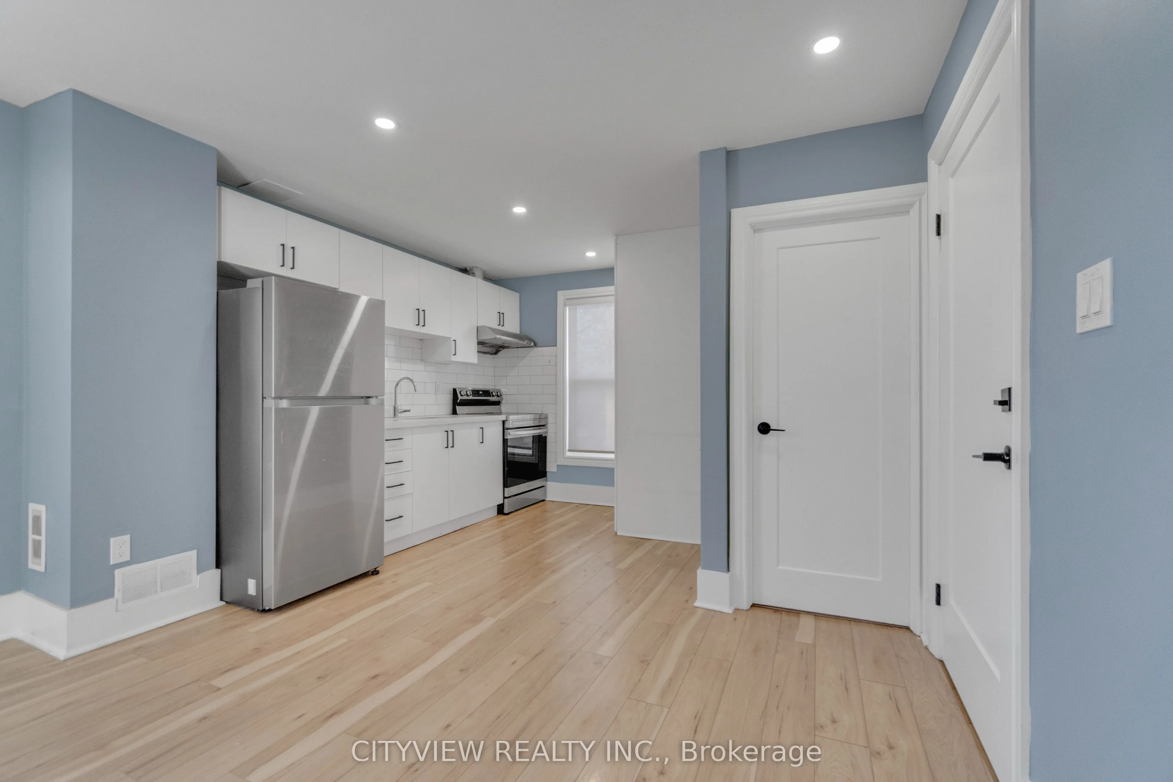 382 Beach Road