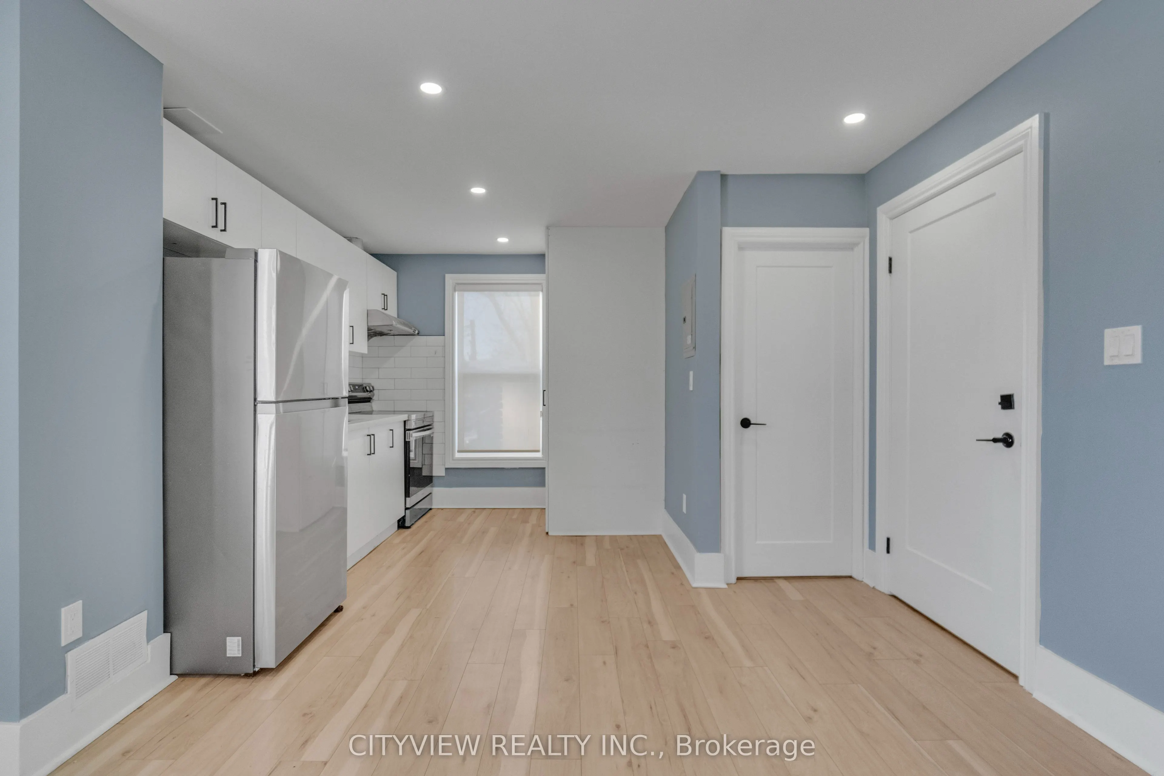382 Beach Road