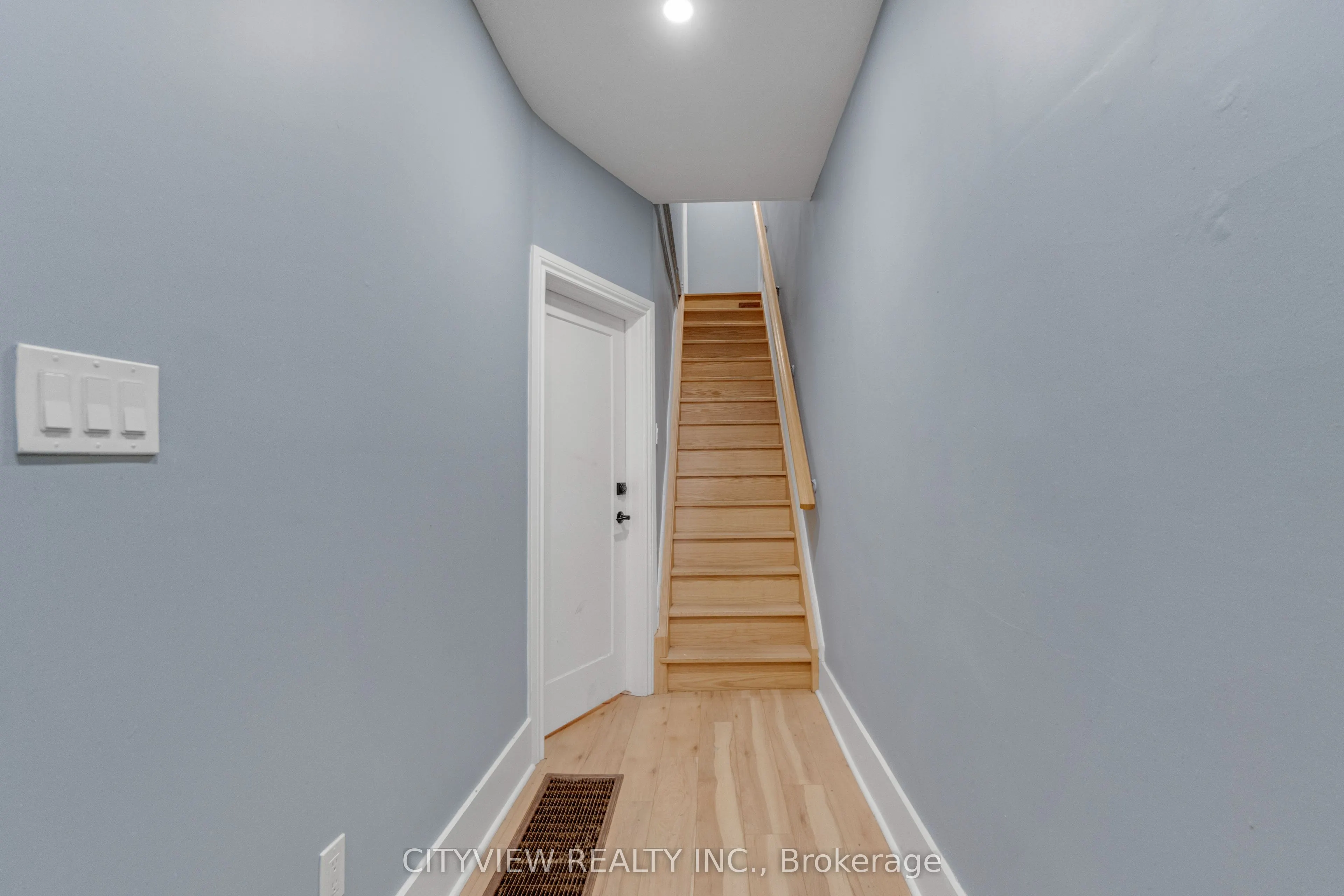 382 Beach Road