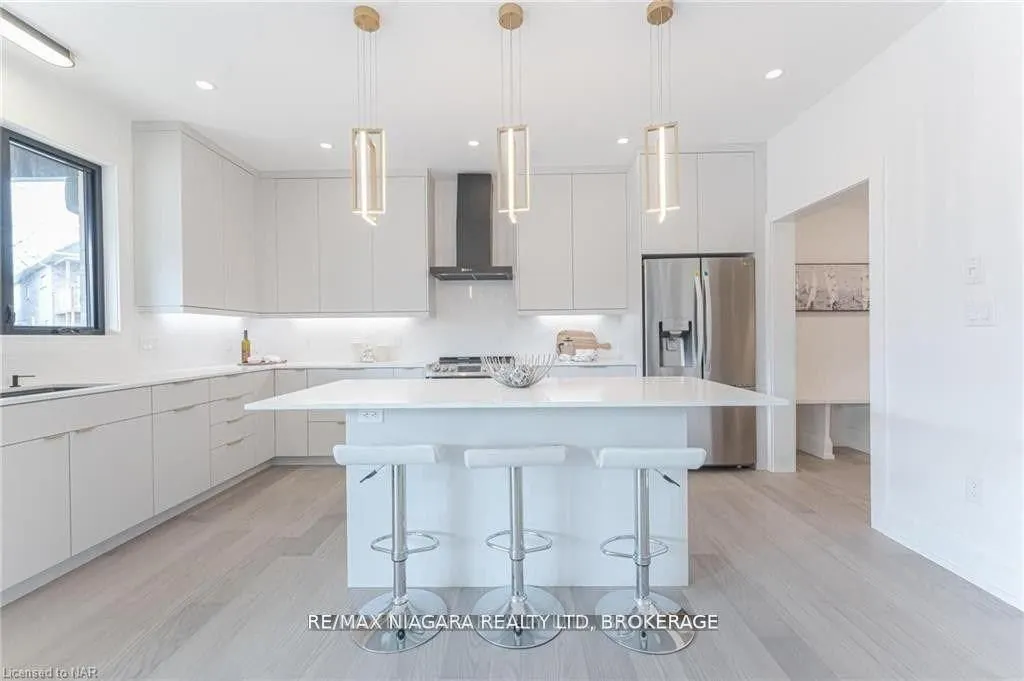 2782 Canadiana Court