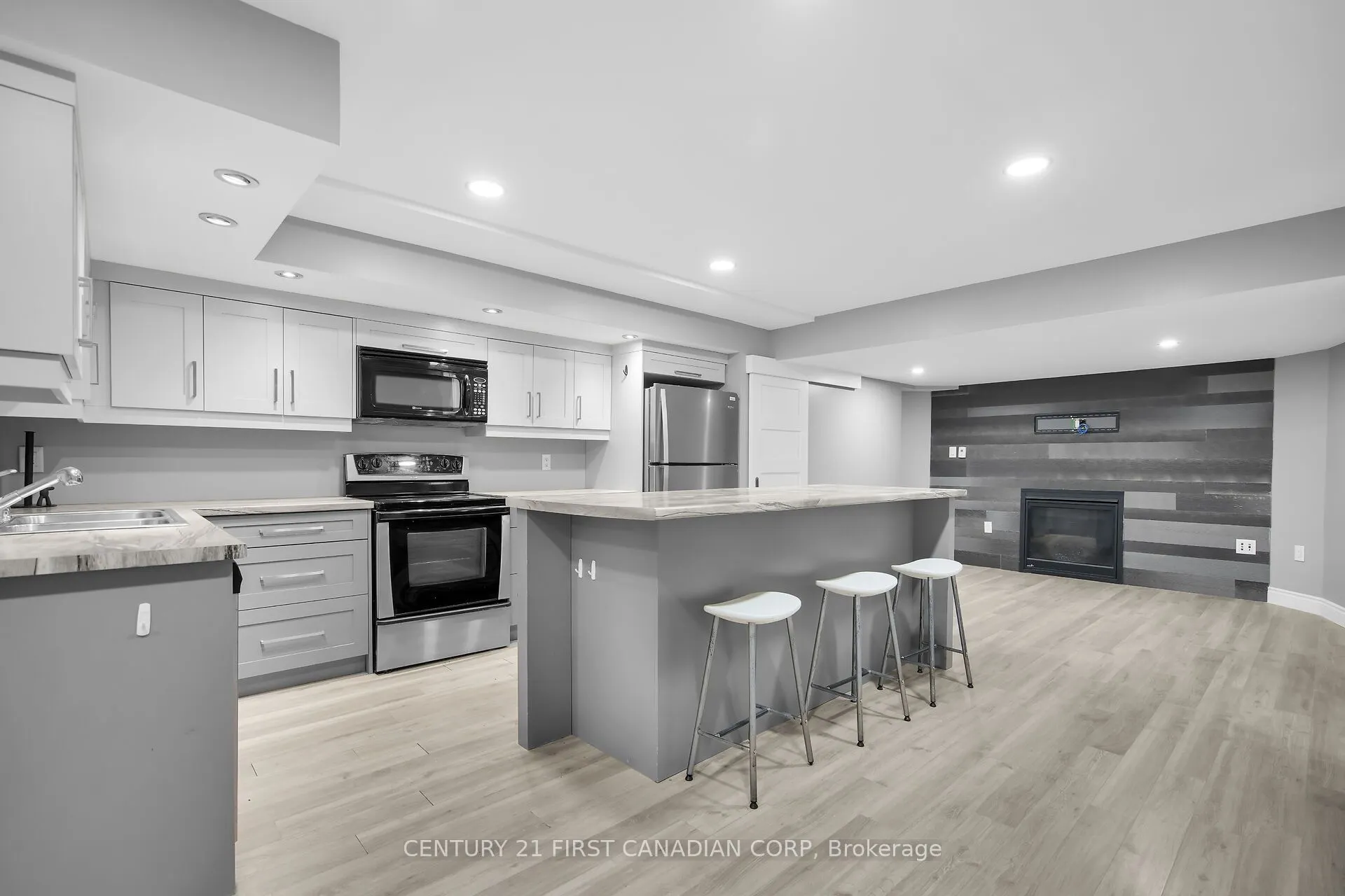 768 Franklinway Crescent