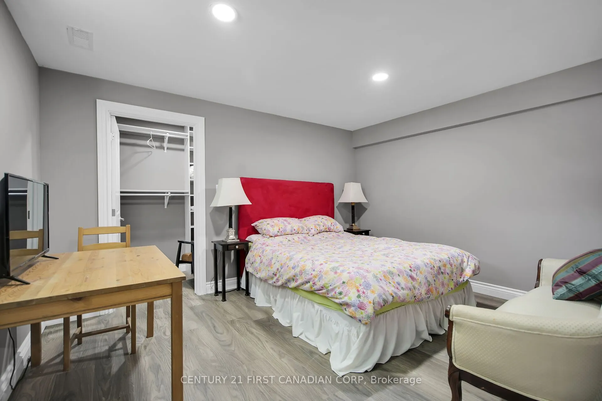 768 Franklinway Crescent