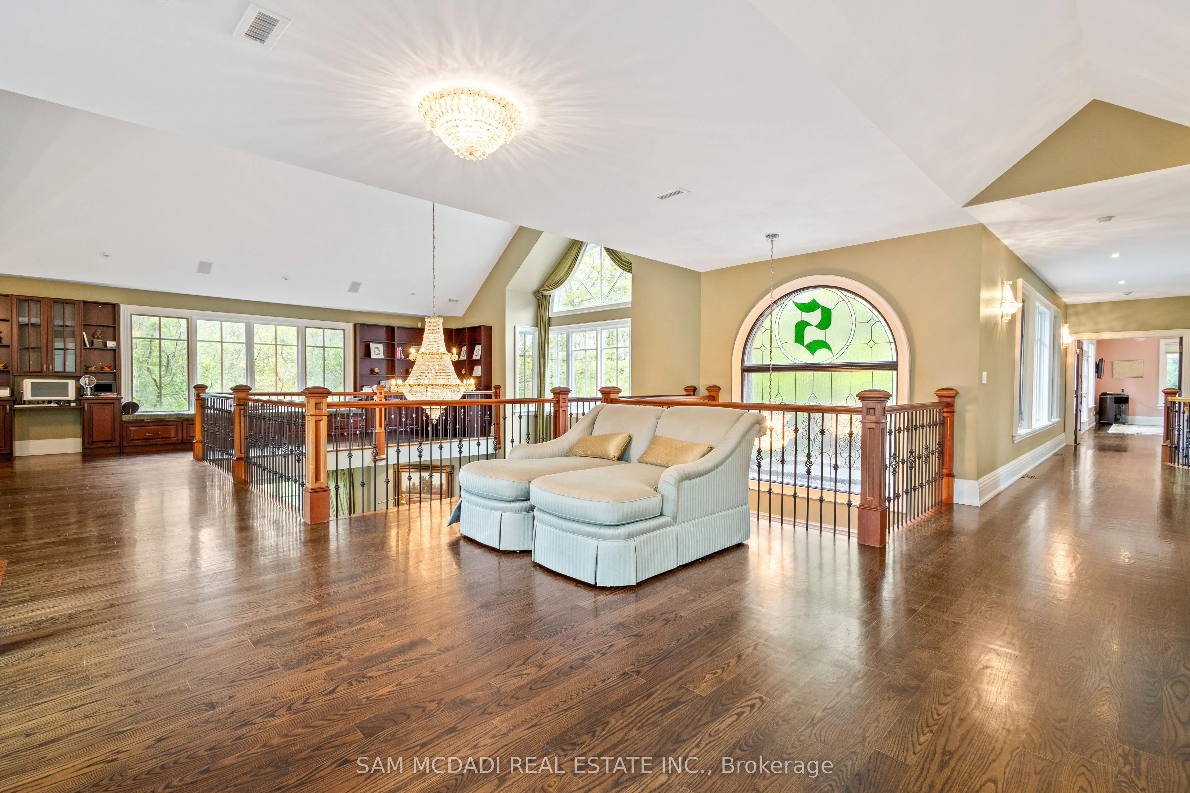 839 Lakeshore Road