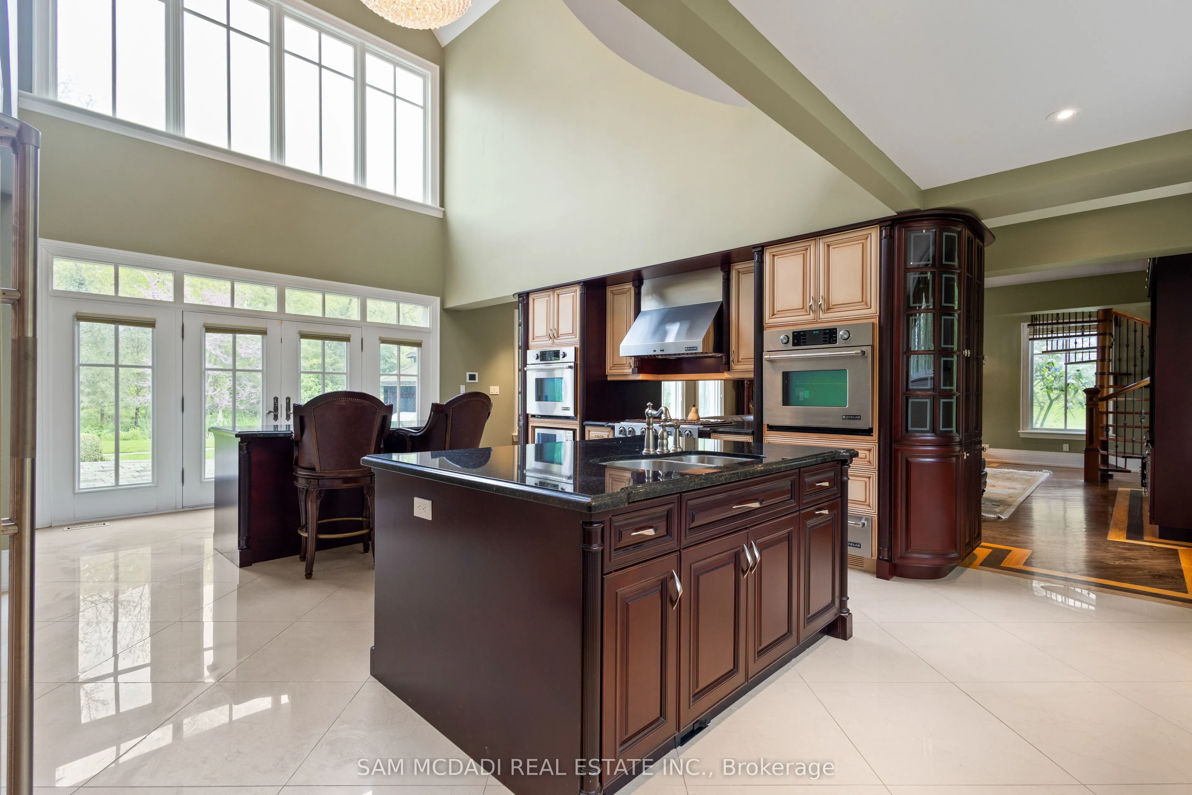 839 Lakeshore Road