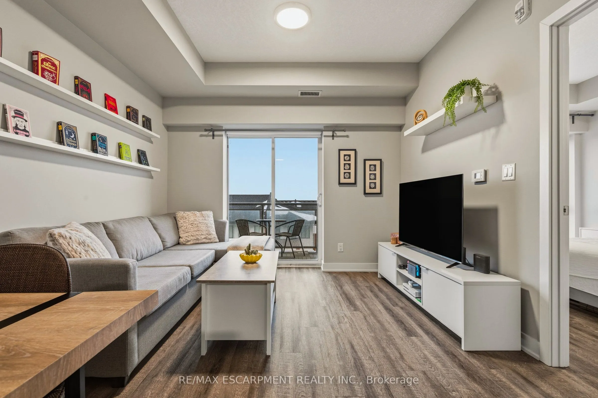 16 MARKLE Crescent #413