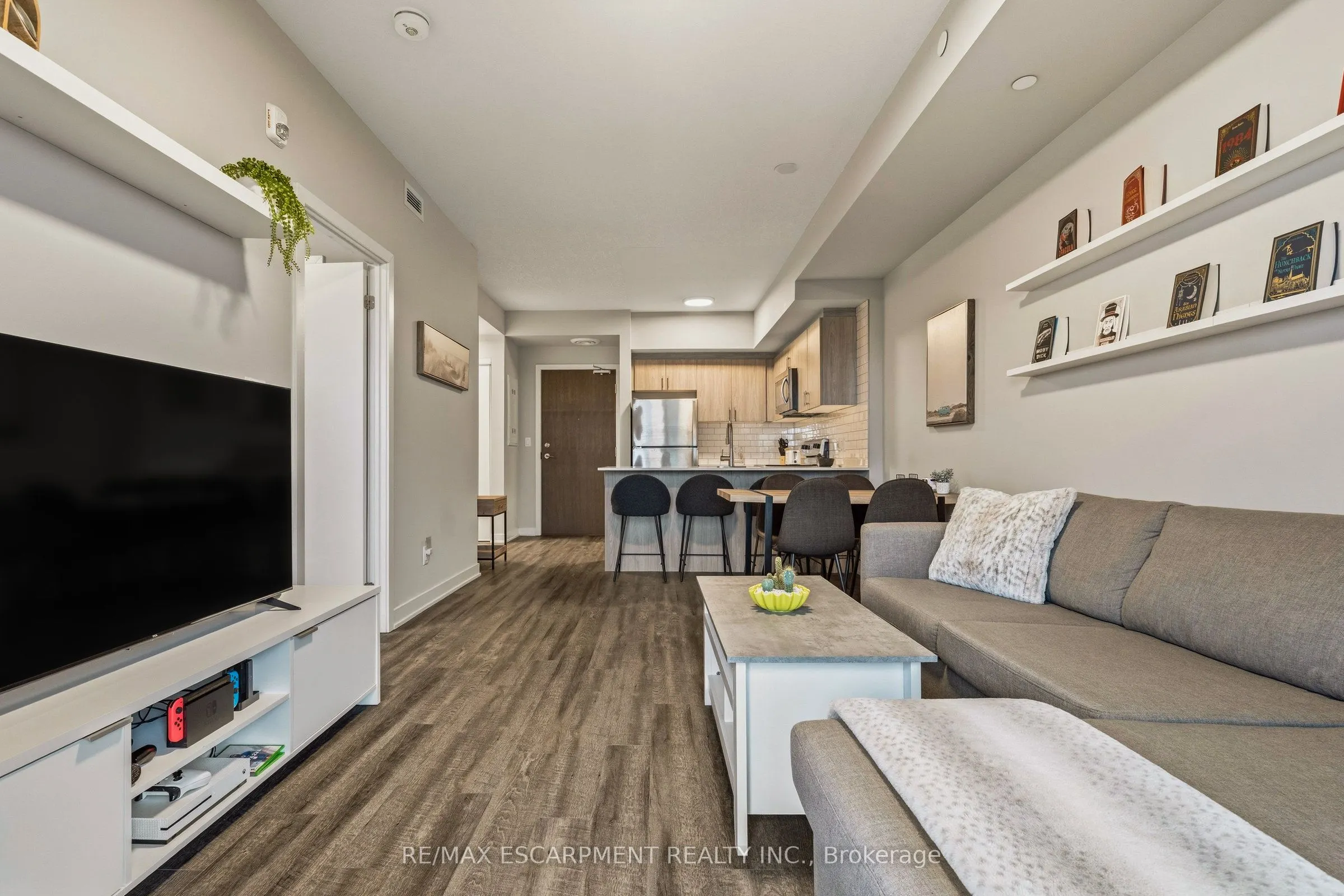 16 MARKLE Crescent #413