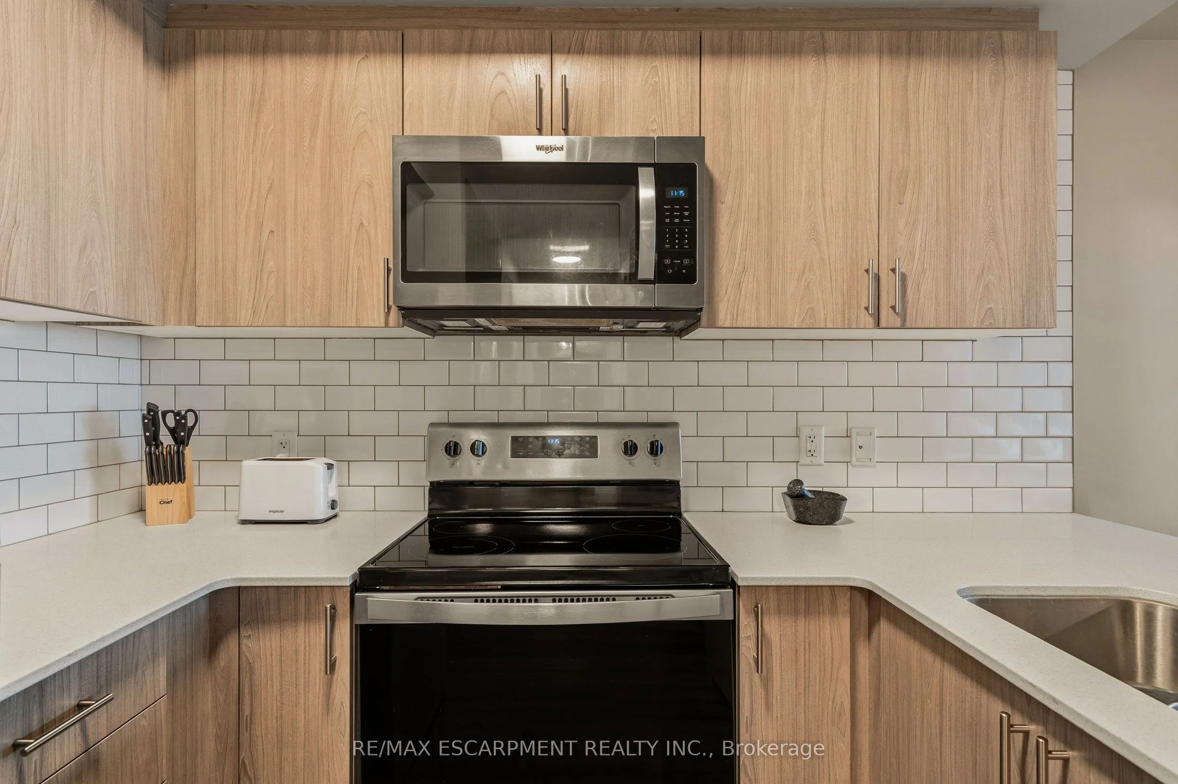 16 MARKLE Crescent #413