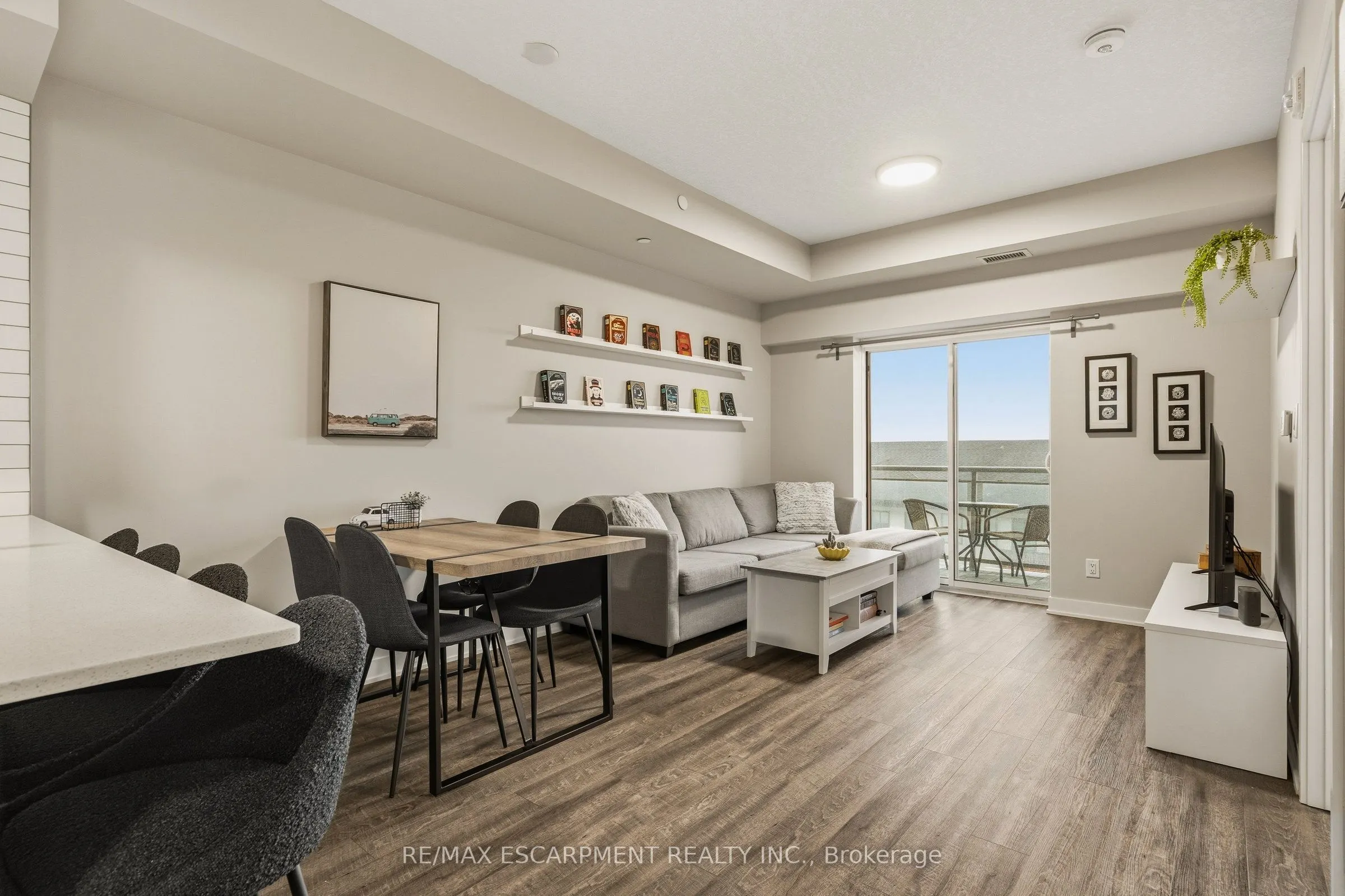 16 MARKLE Crescent #413