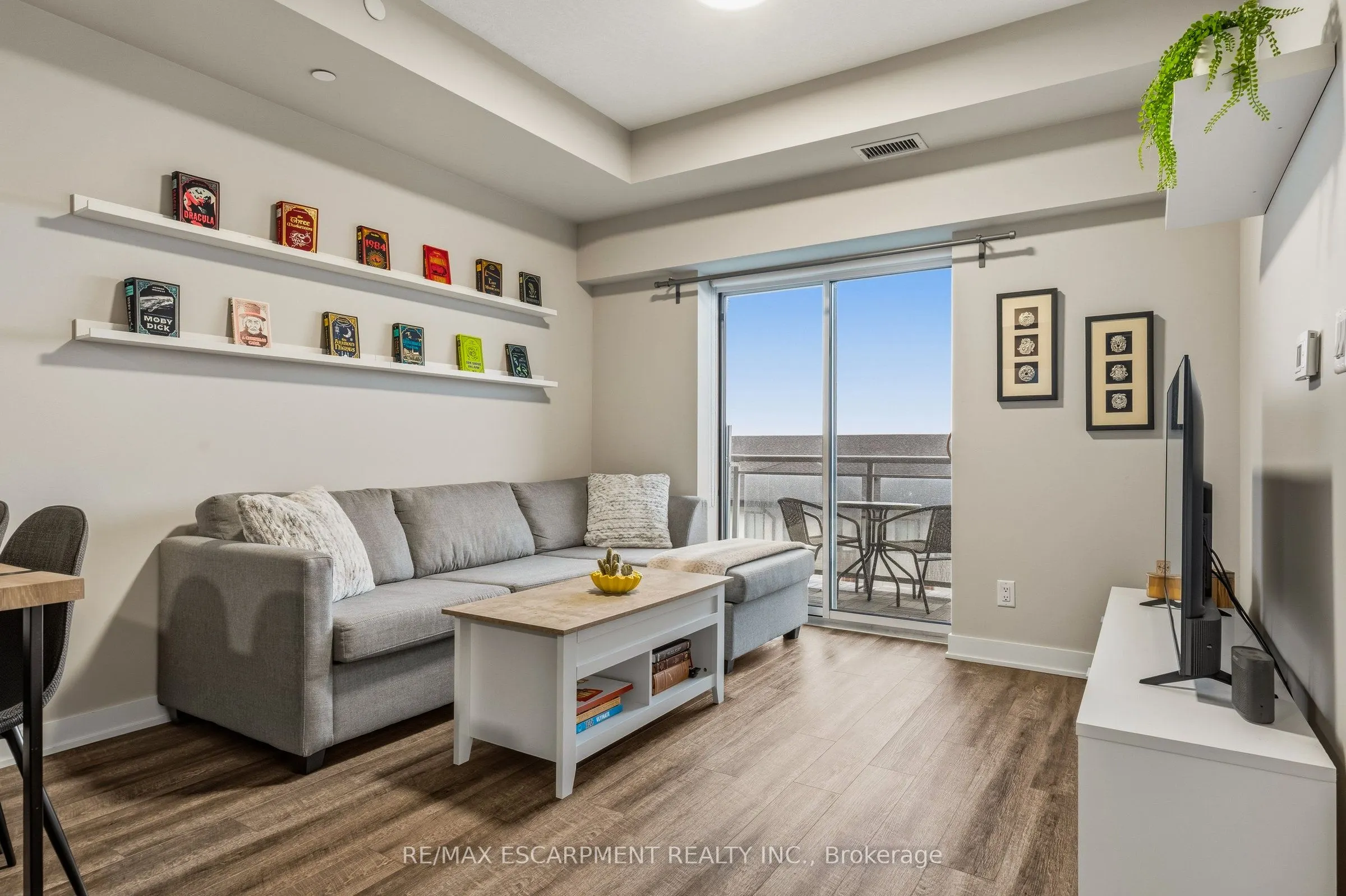 16 MARKLE Crescent #413