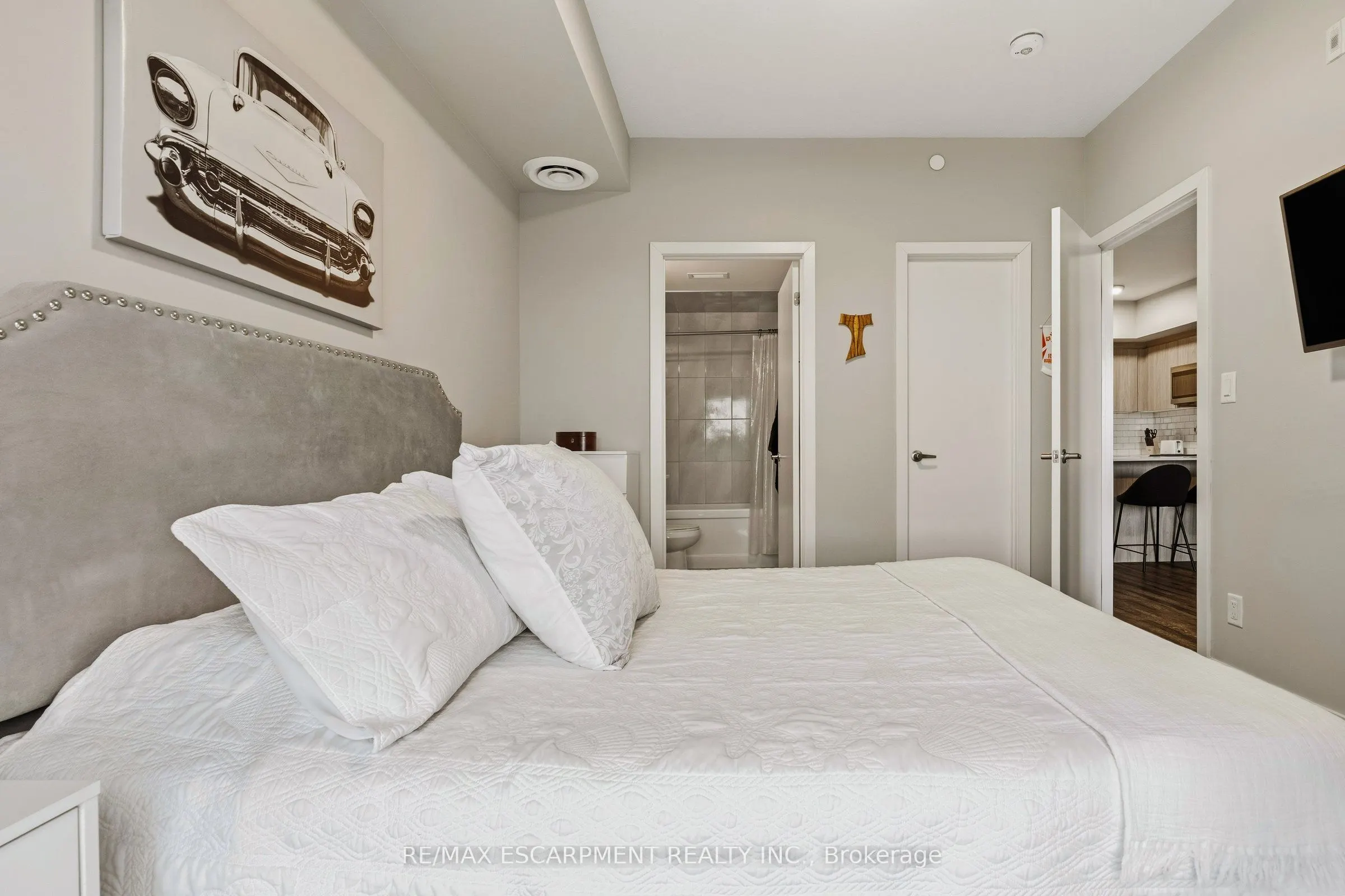 16 MARKLE Crescent #413