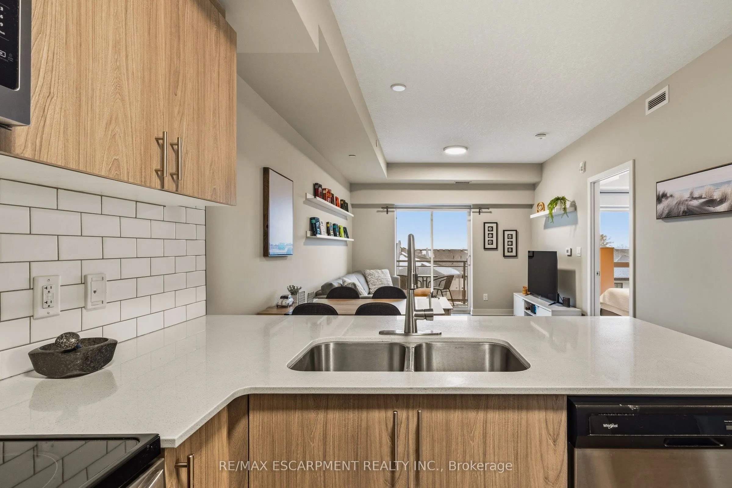 16 MARKLE Crescent #413