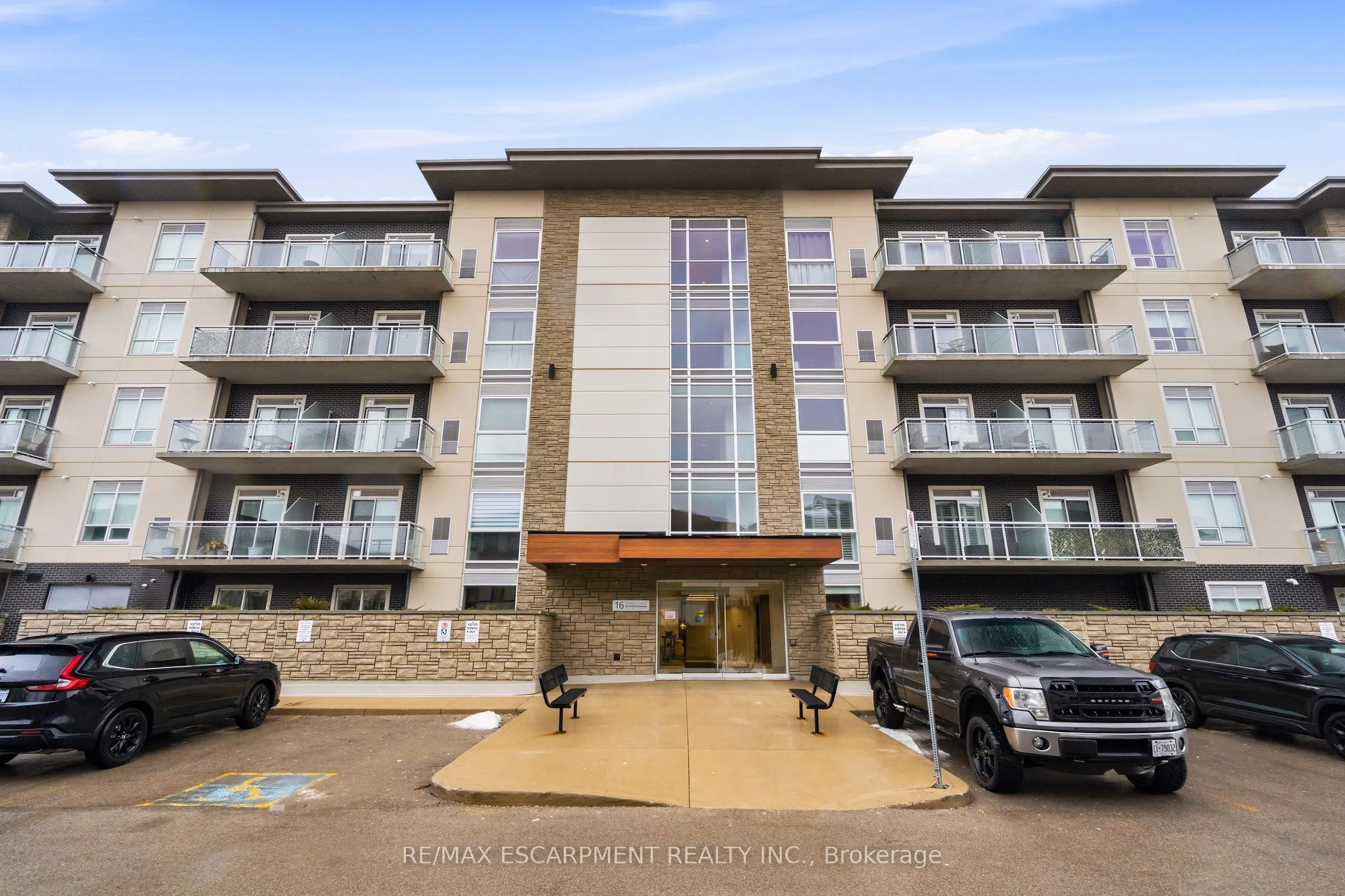 16 MARKLE Crescent #413