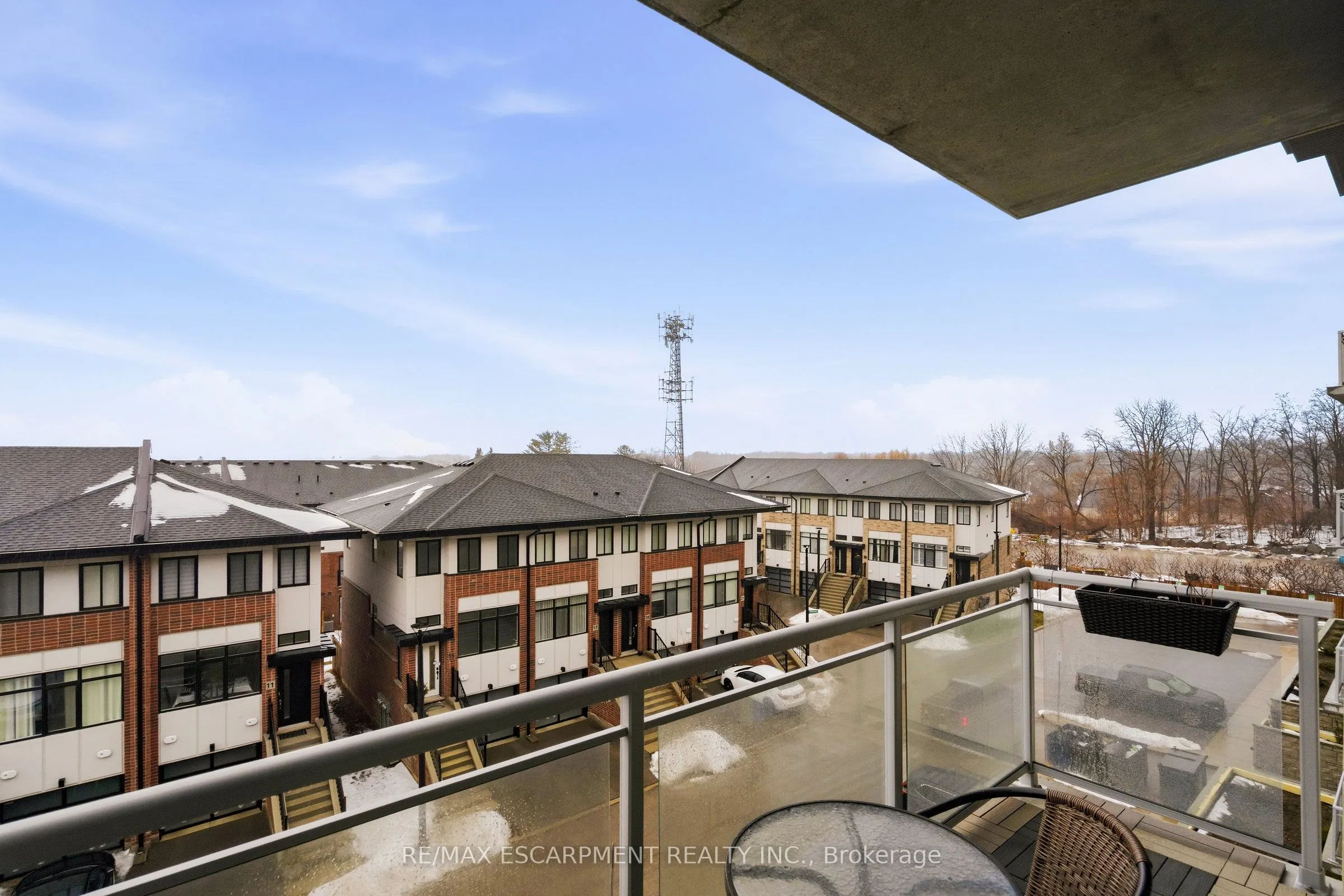 16 MARKLE Crescent #413