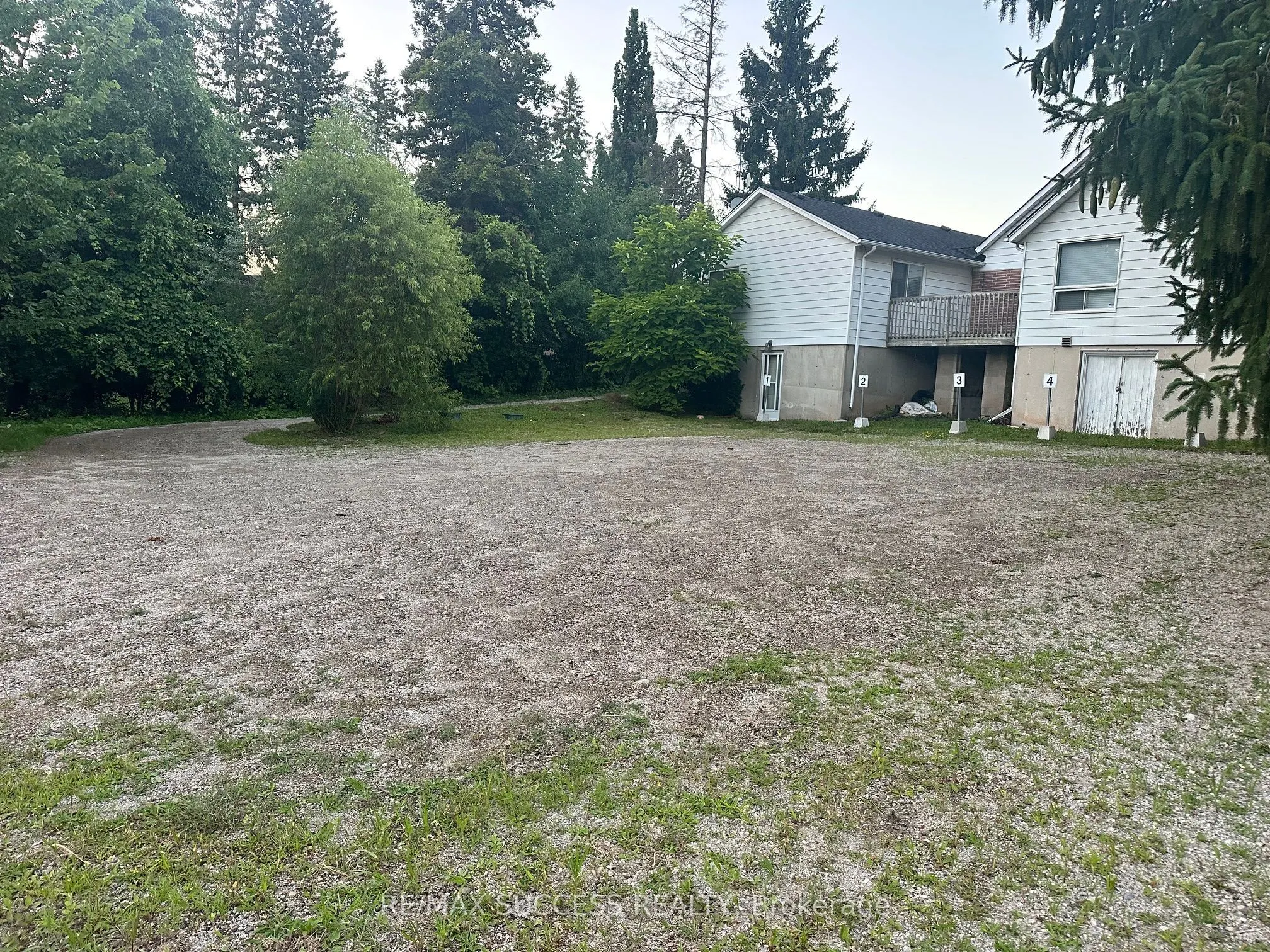 28 Brock Road N #B