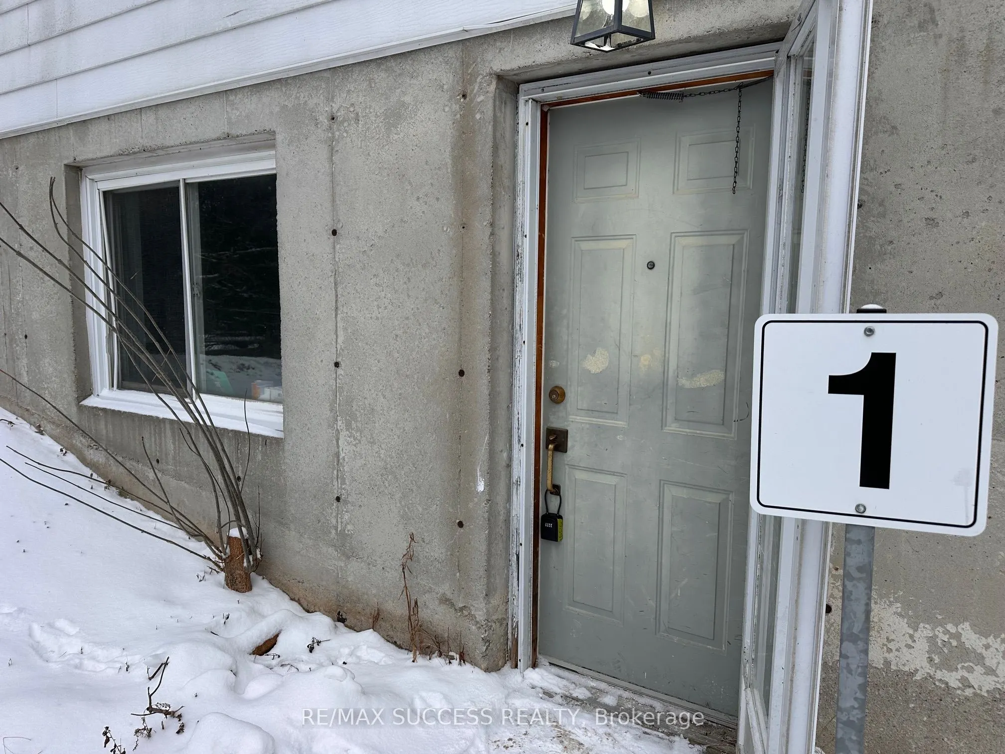 28 Brock Road N #B
