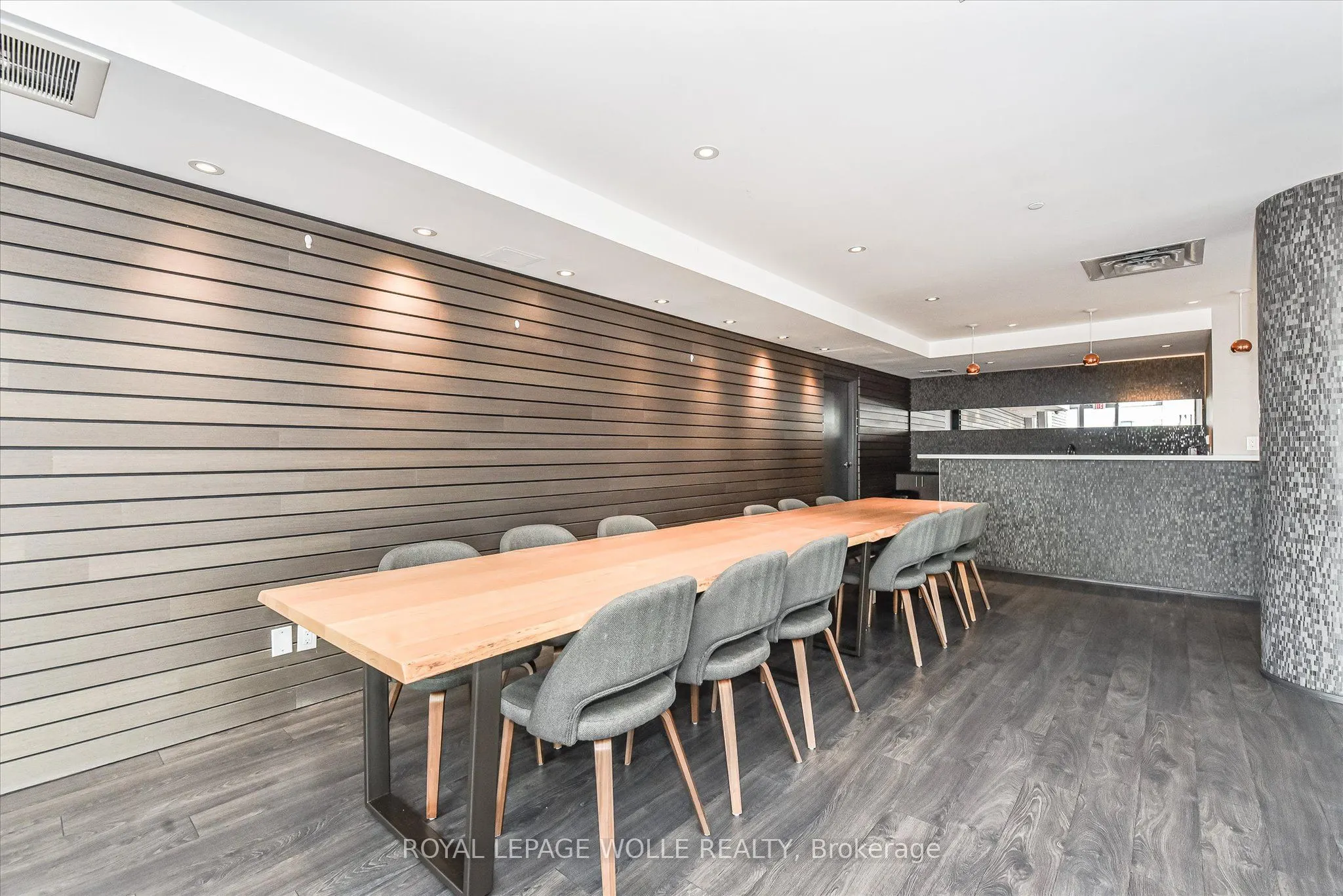 85 Duke Street W #1707