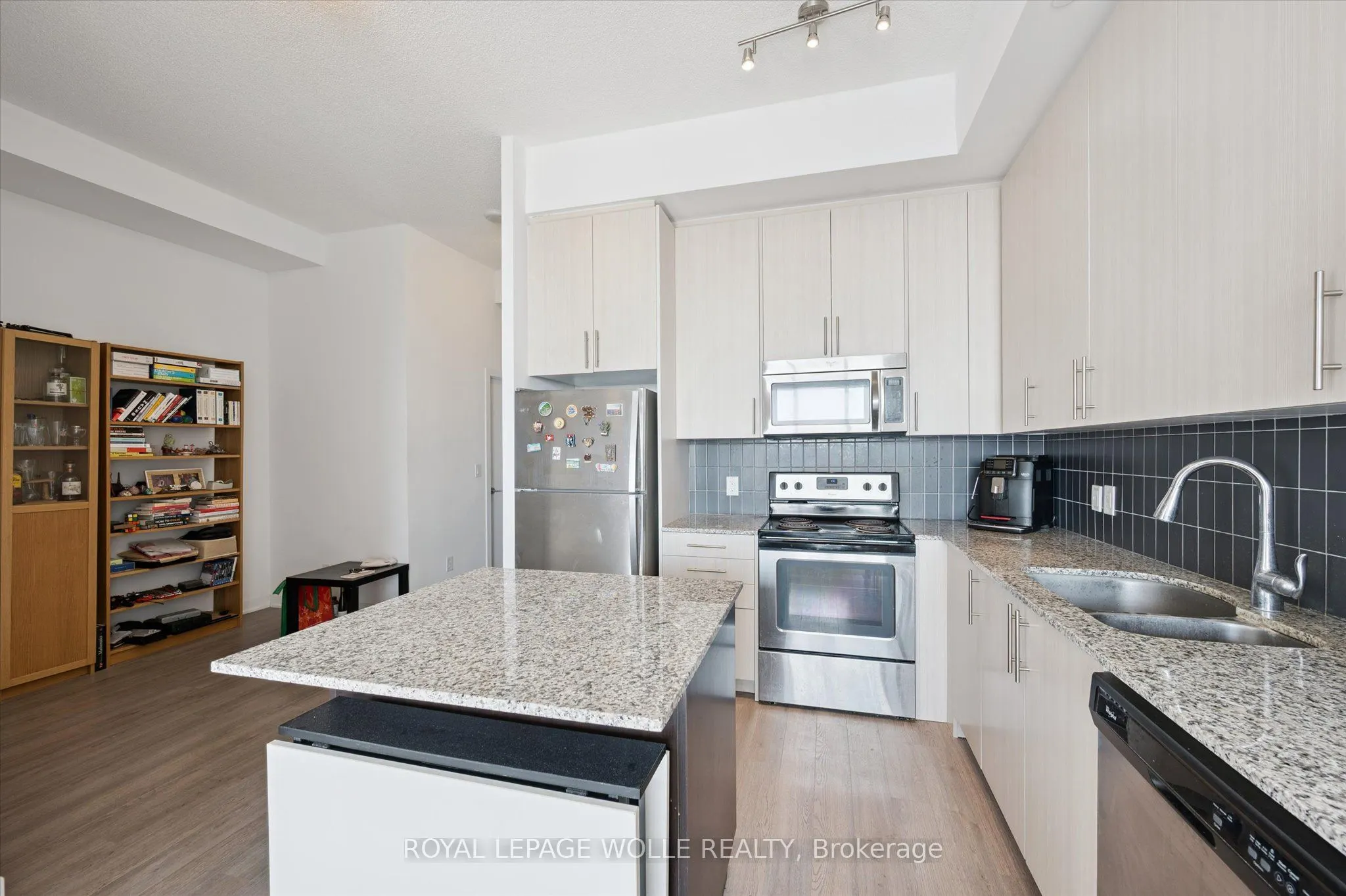 85 Duke Street W #1707